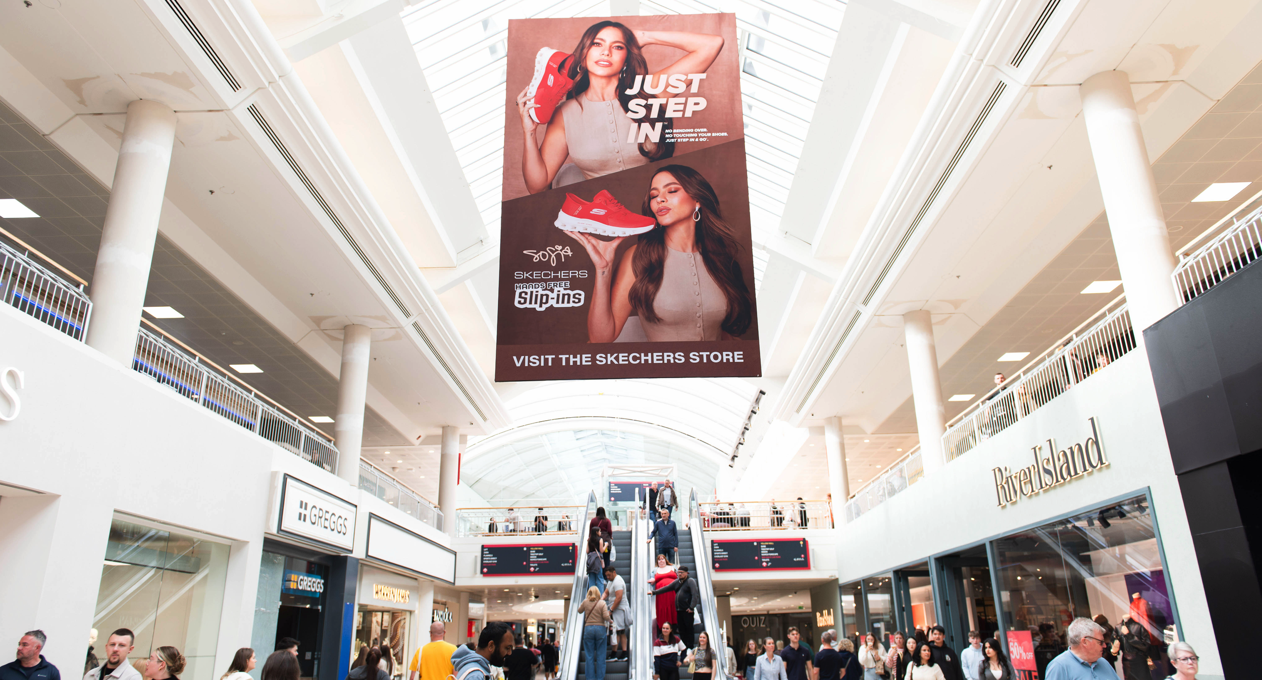 limited-space-malls-ooh-skechers-7.png