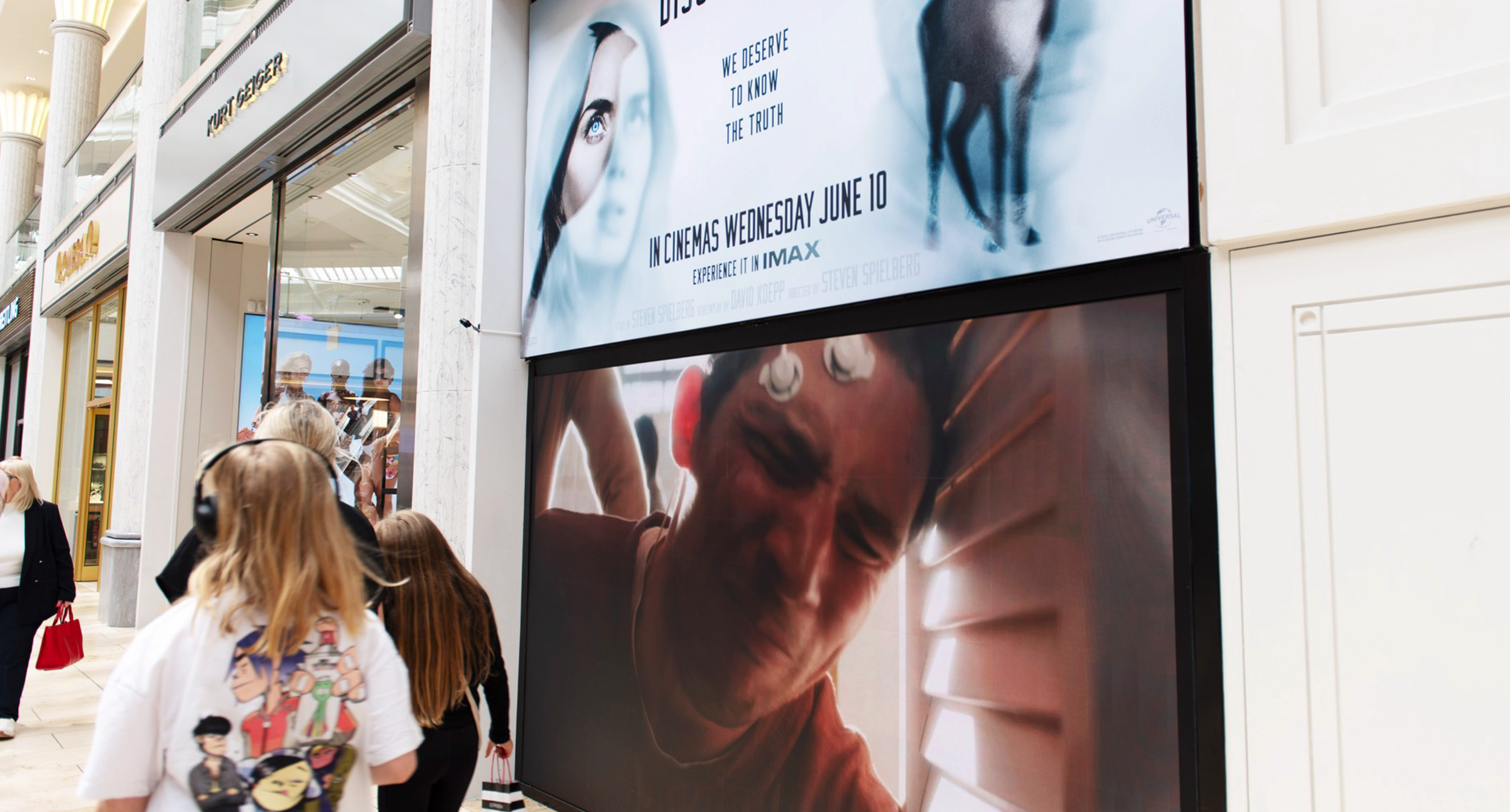 limited-space-ooh-dooh-universal-disclosure-day-orbit-13.png