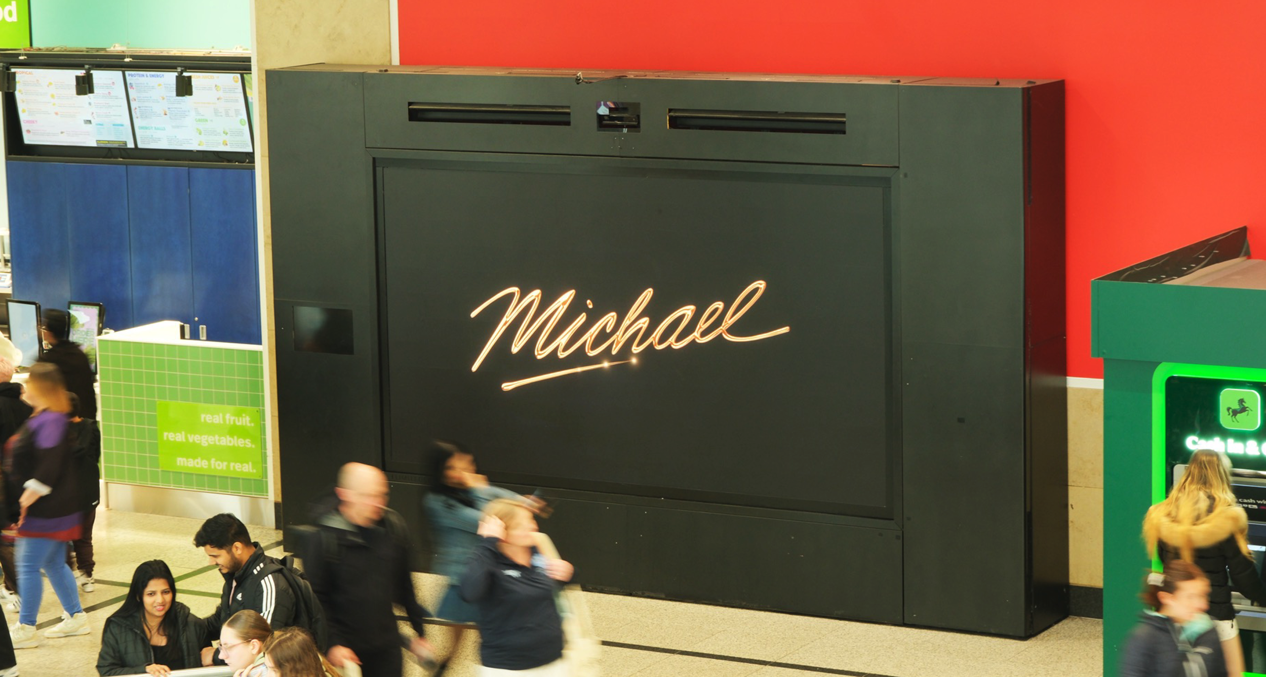 limited-space-ooh-universal-michael-jackson-orbit-dooh-8.png