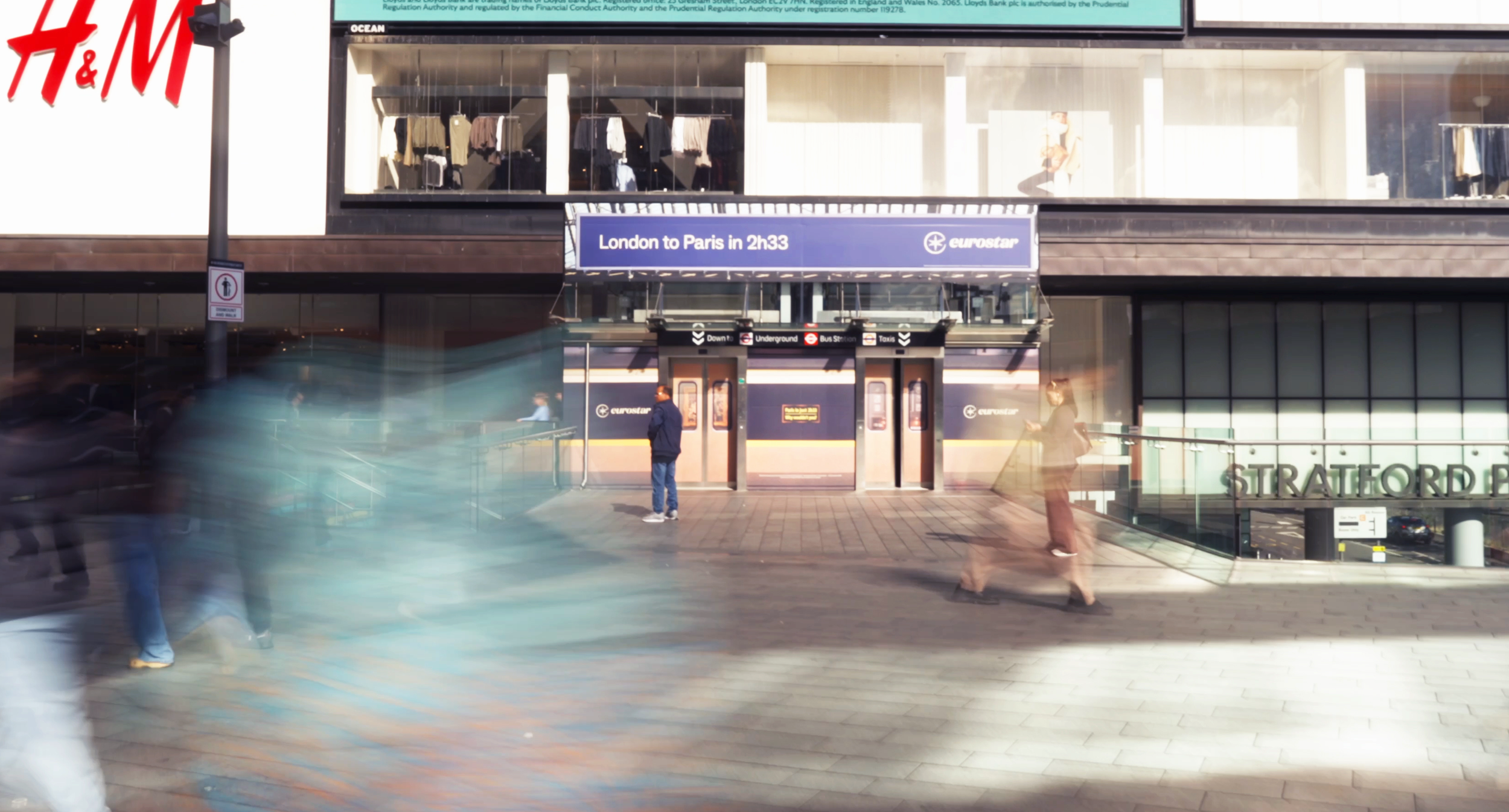 limited-space-malls-ooh-adlift-eurostar-3.png