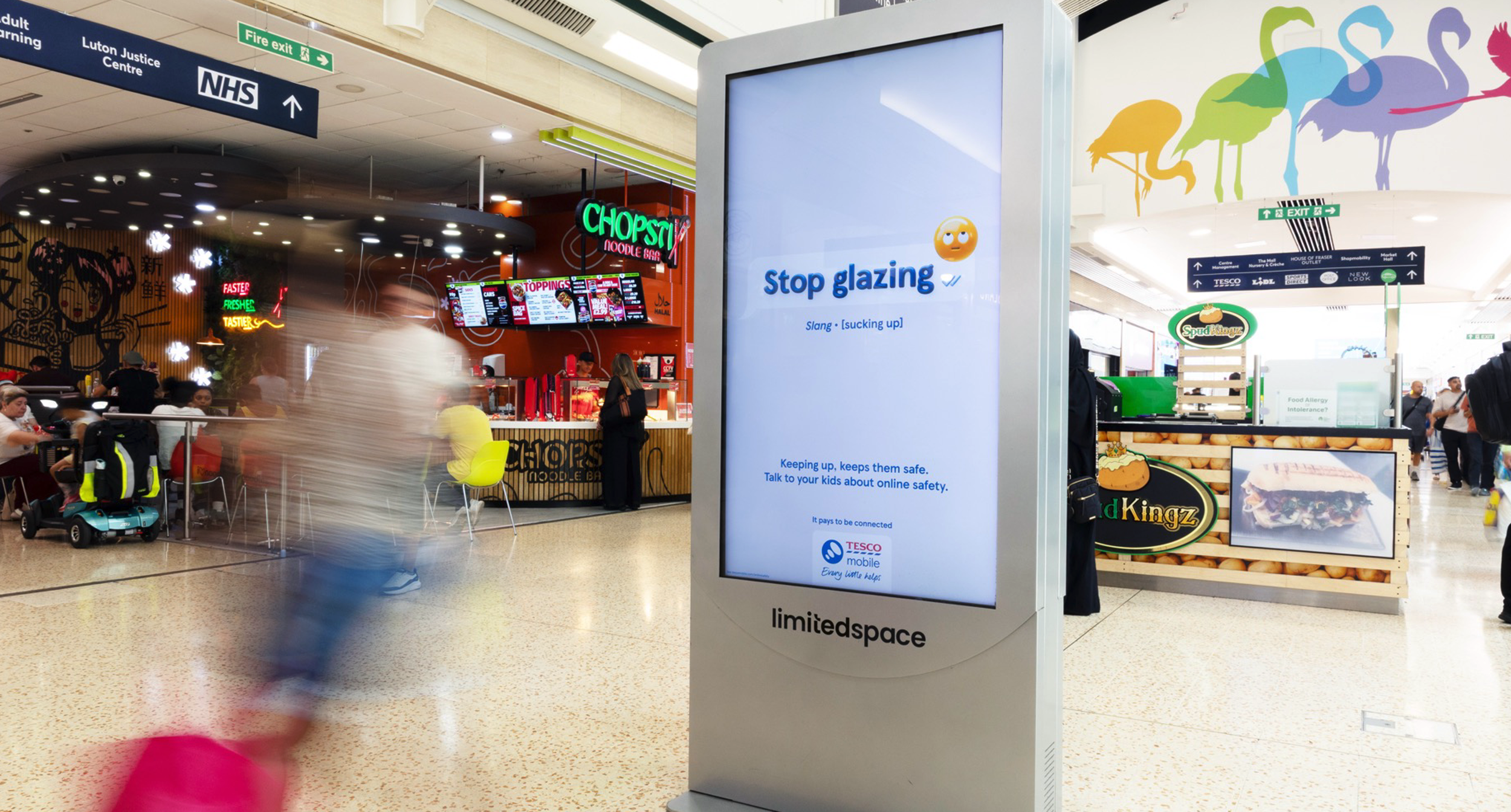 limited-space-tesco-mobile-DOOH-d6-4.png