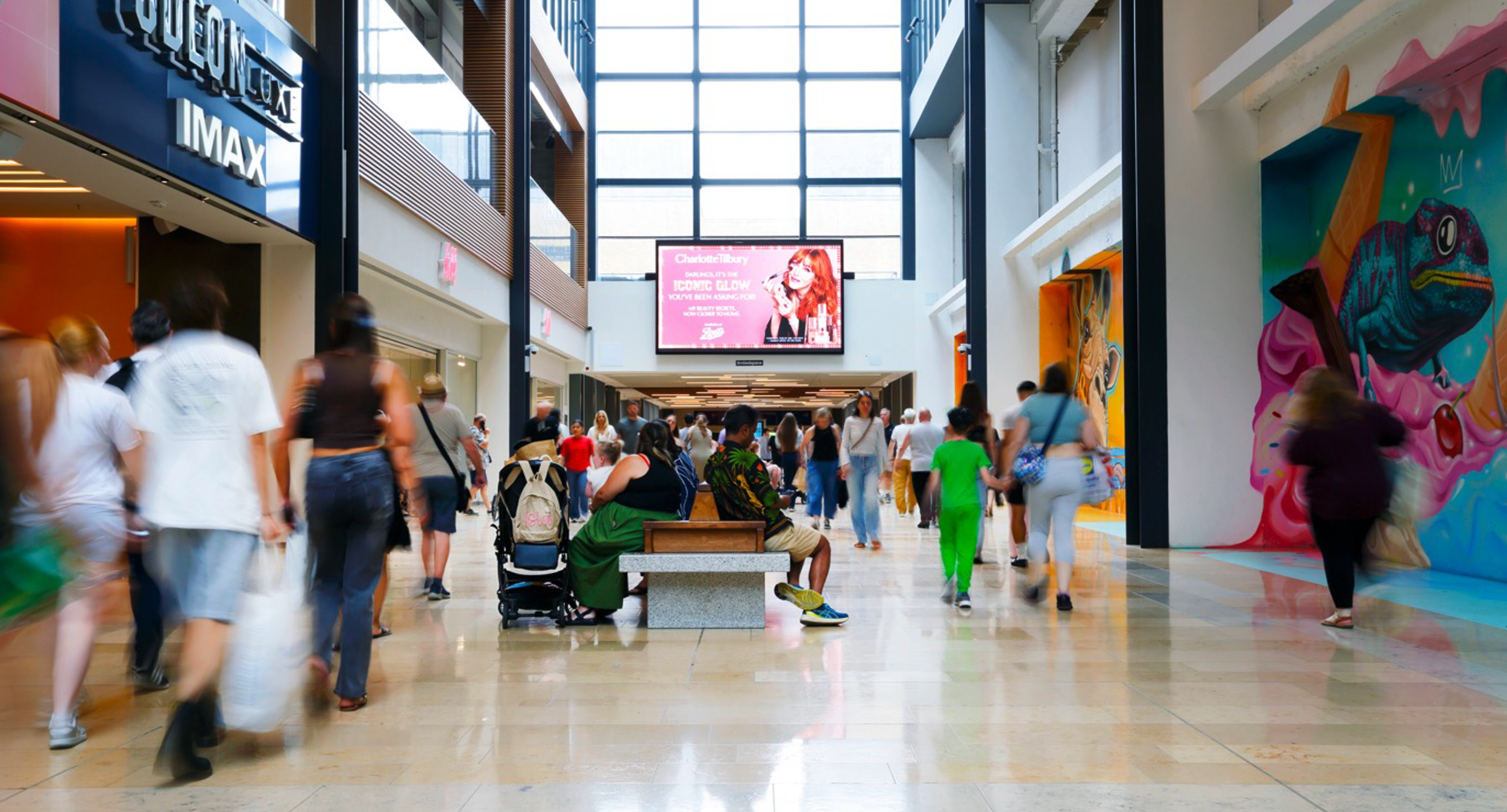 limited-space-ooh-dooh-bmg-charlotte-tilbury-orbit-6.png