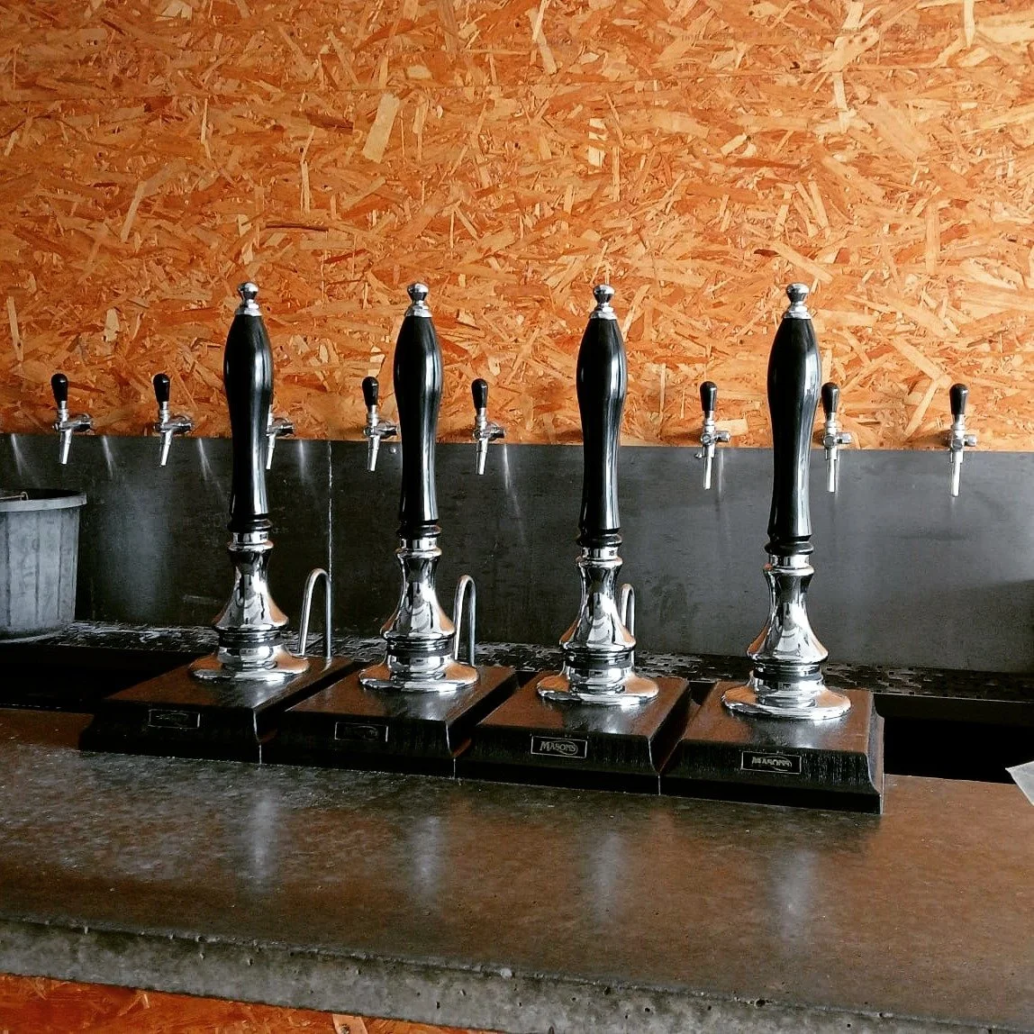 After 3 weeks of hard work, we're delighted to announce that barring any disasters, we'll be opening our doors to the public this Friday. Doors open @ 2pm.

#wilfulbeer #thecockleshellmicropubsaltash #devoncraftbeer #supportlocal #plymouth #devon #Ta