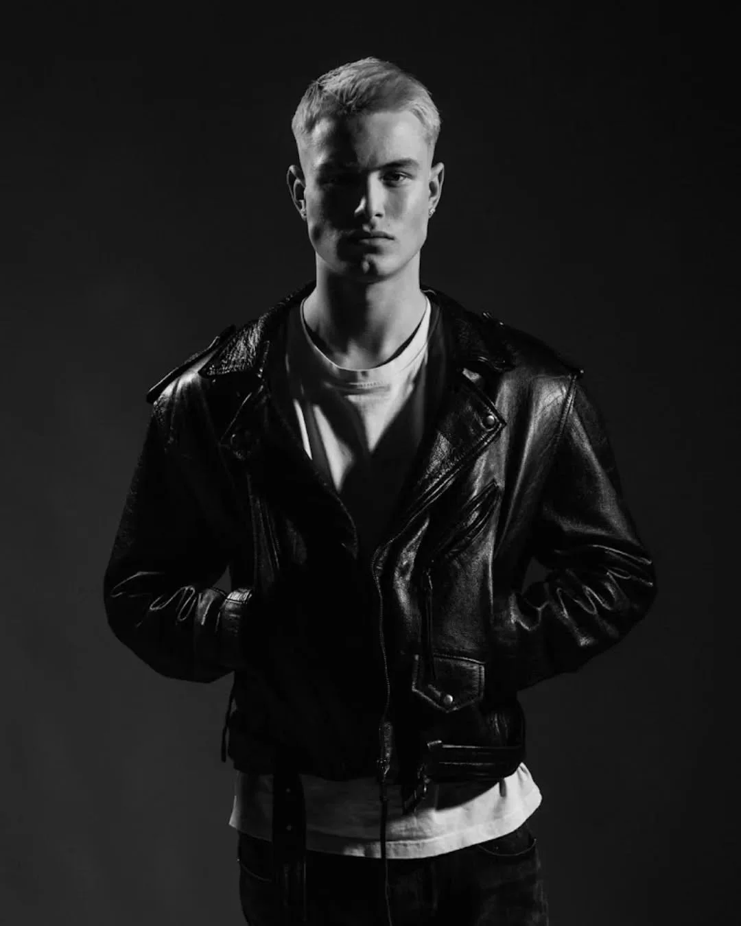 Niklas / hand-picked high-end vintage treasure by @chameleon.vintage

Photography: @markonevanperaphotography 
MUAH: @merikivimakeup