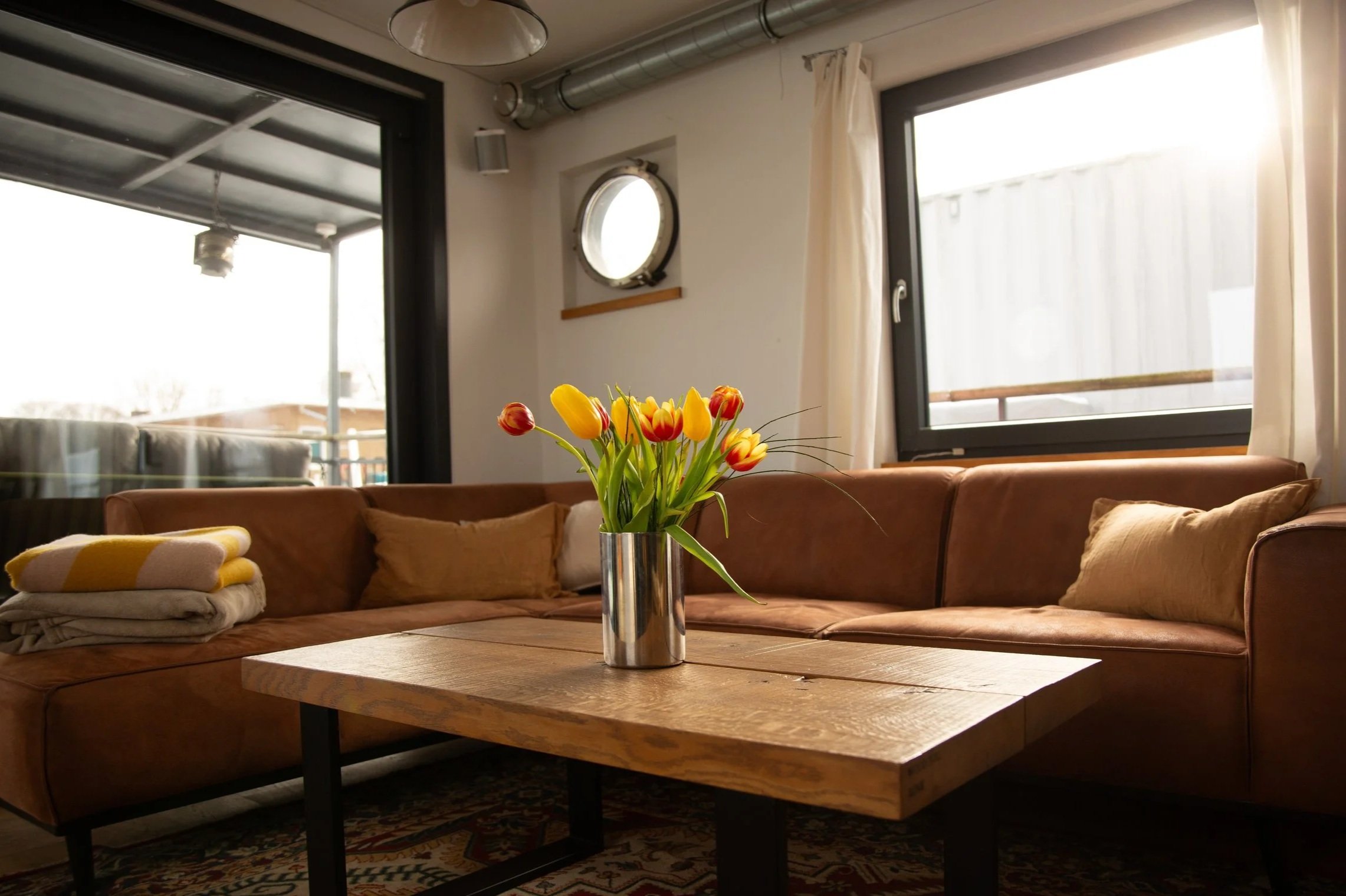 2026-03_dashausboot_interior_event_setup-71.jpg