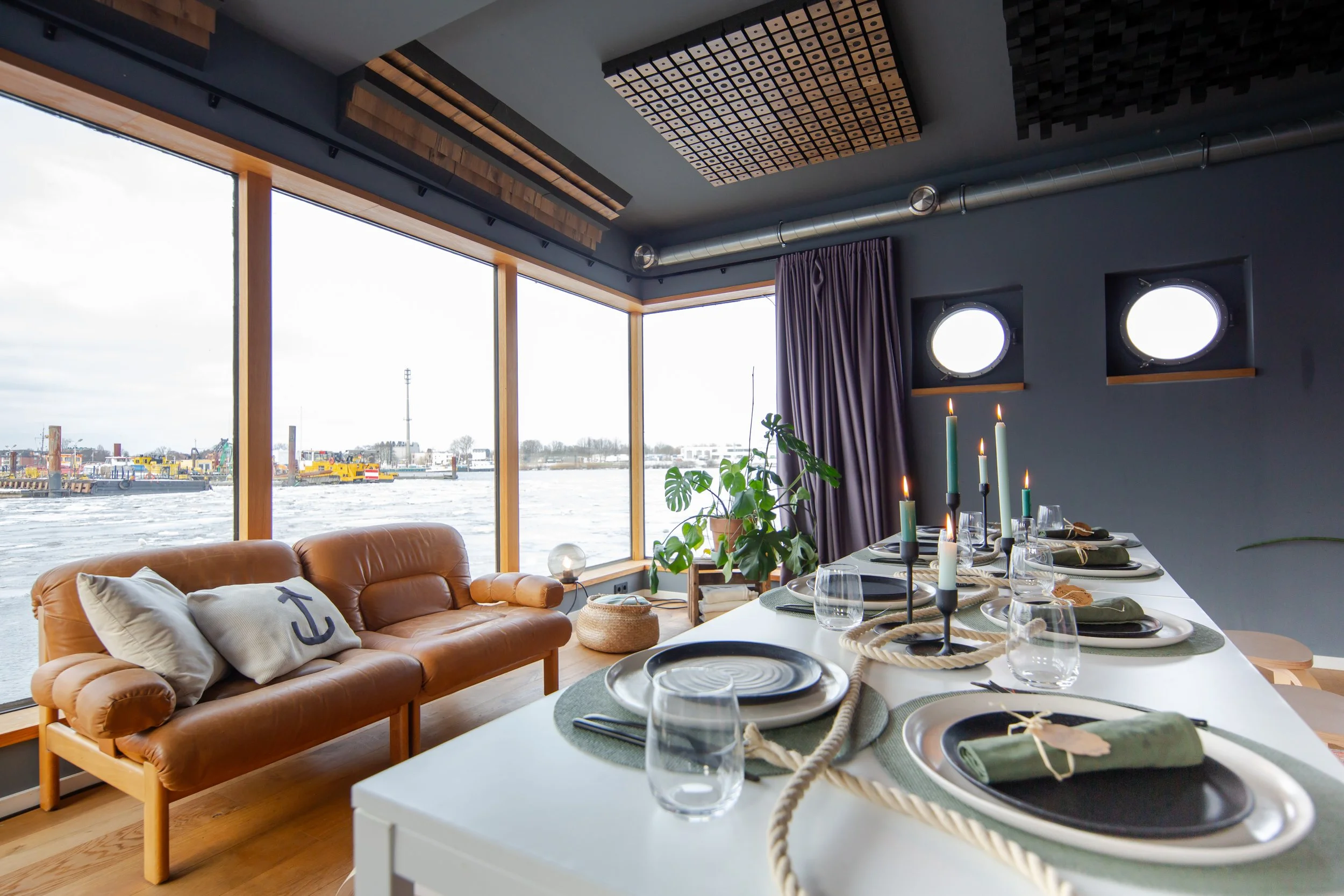 2026-03_dashausboot_interior_event_setup-113.jpg