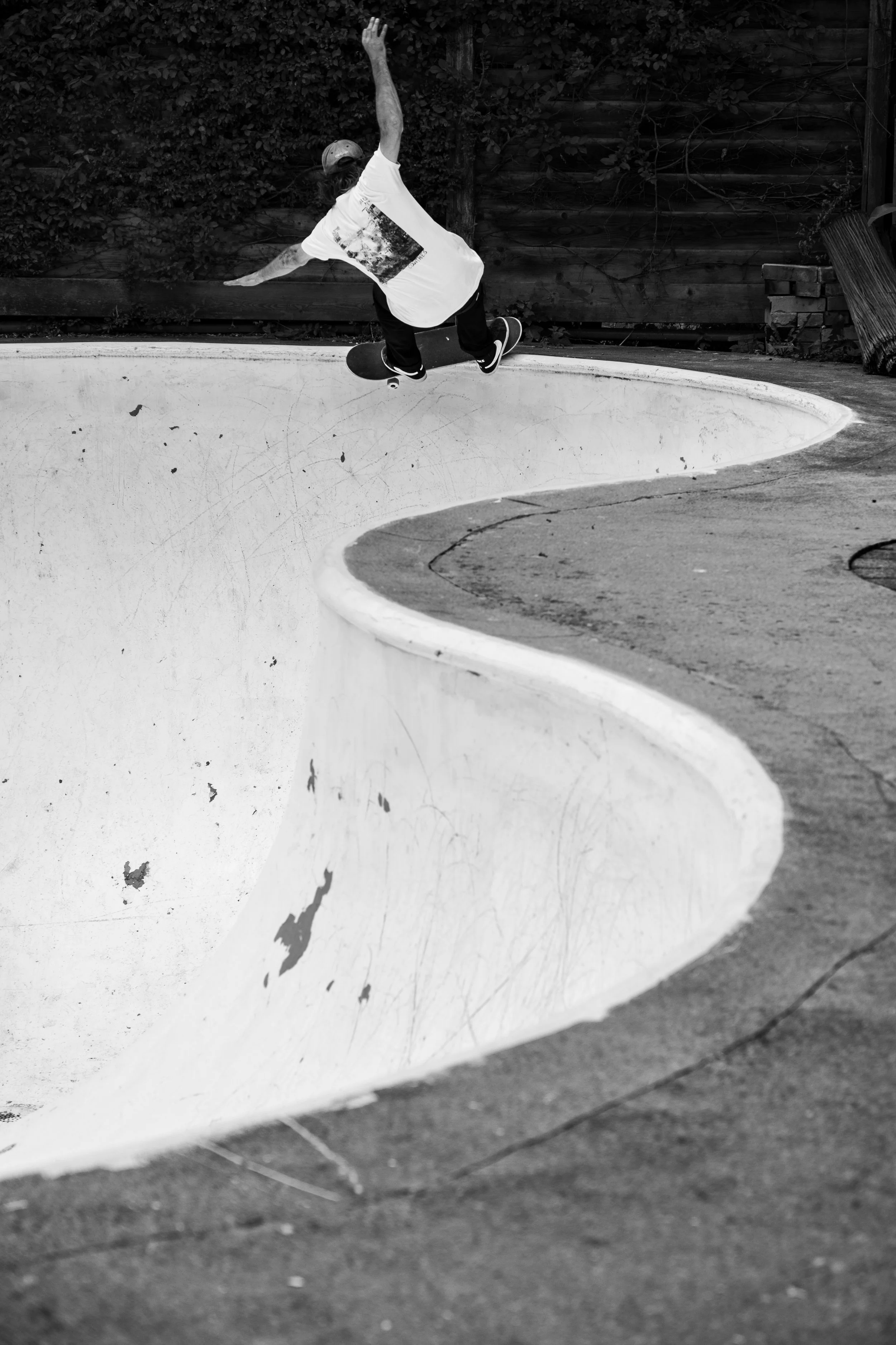 Romy Frontside FiveO Pool Jonas.jpg