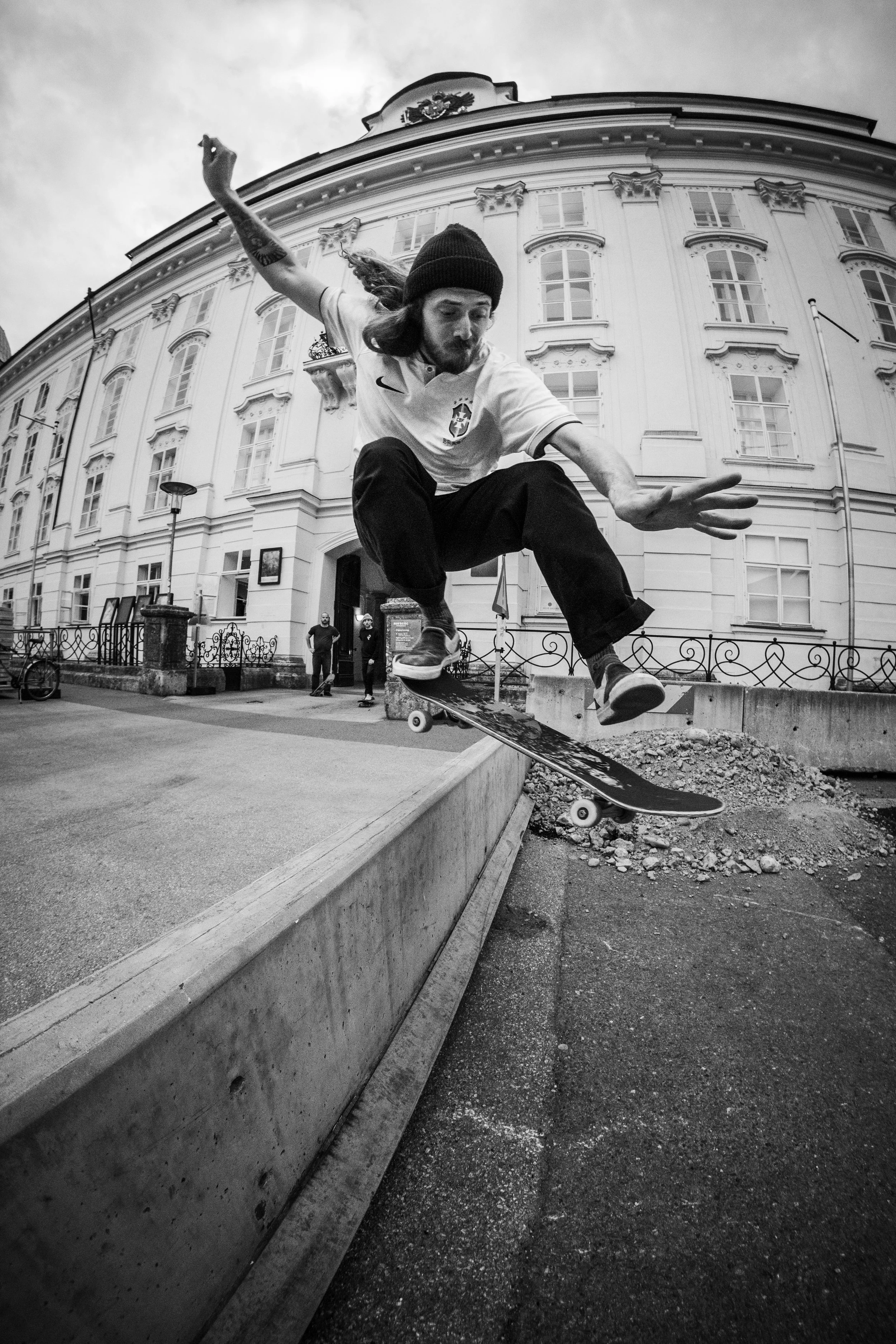 Simon KickFlip Barrier HDM.jpg
