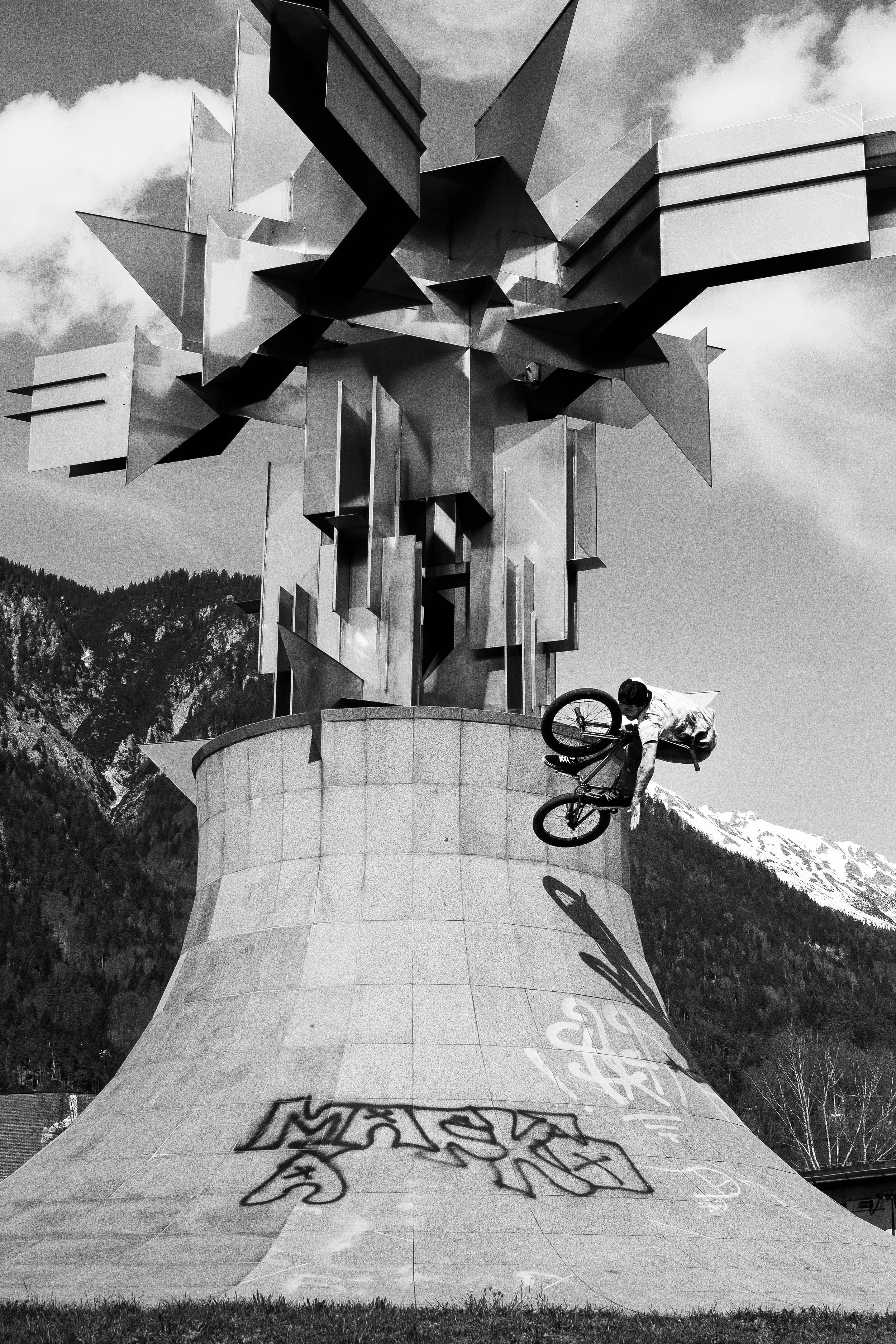 Tom Härtel No Hand.jpg