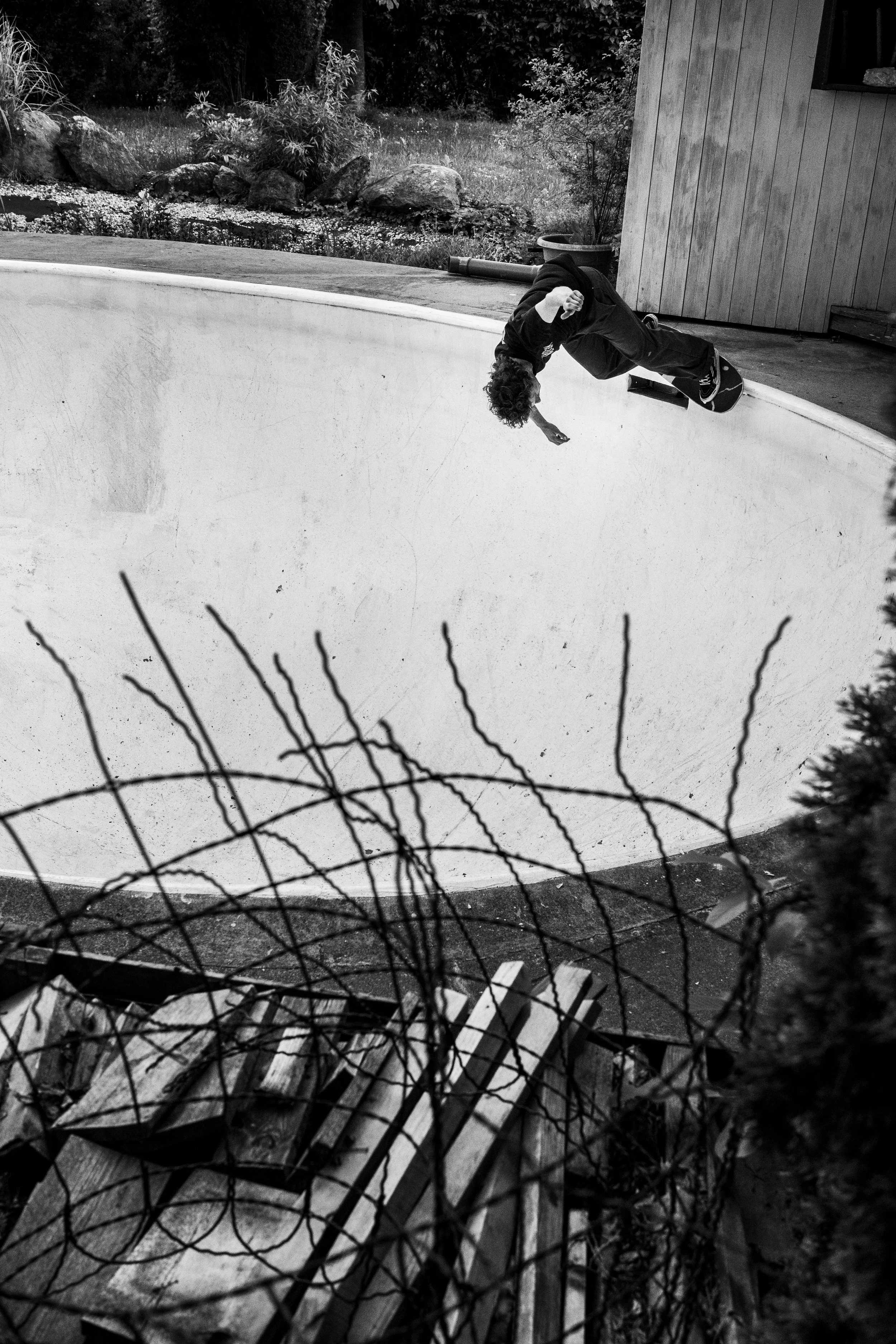 Dani Carve Deathbox Pool Jonas.jpg