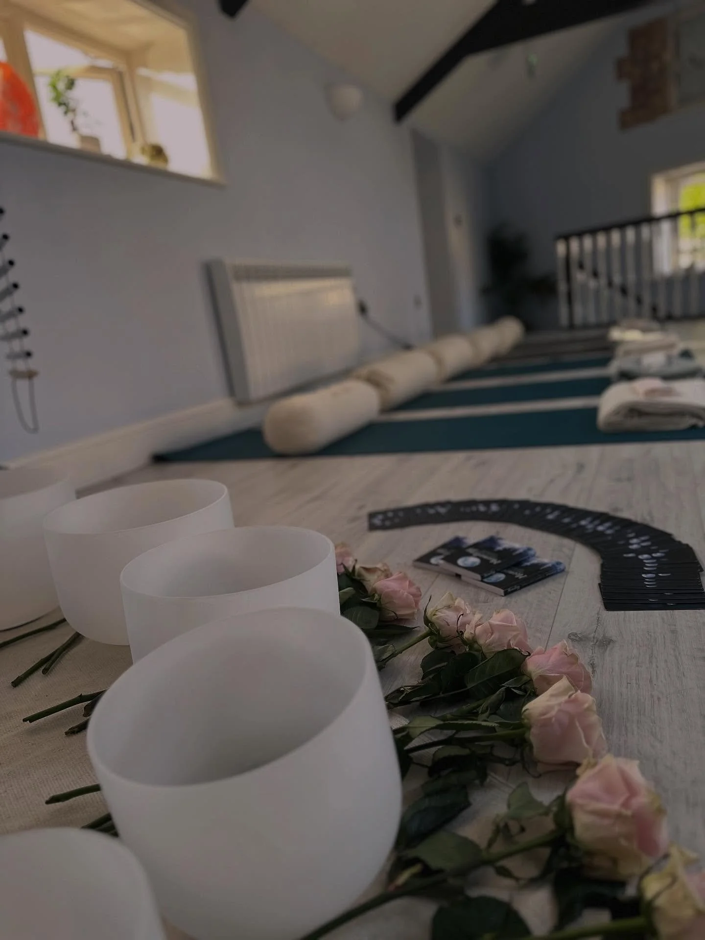 September always has that feeling of everything picking up speed again, doesn&rsquo;t it? New routines, busy schedules, the shift into autumn&hellip; it can all feel a bit much to hold at once. 🍂

That&rsquo;s why I love sound healing so much. Just 