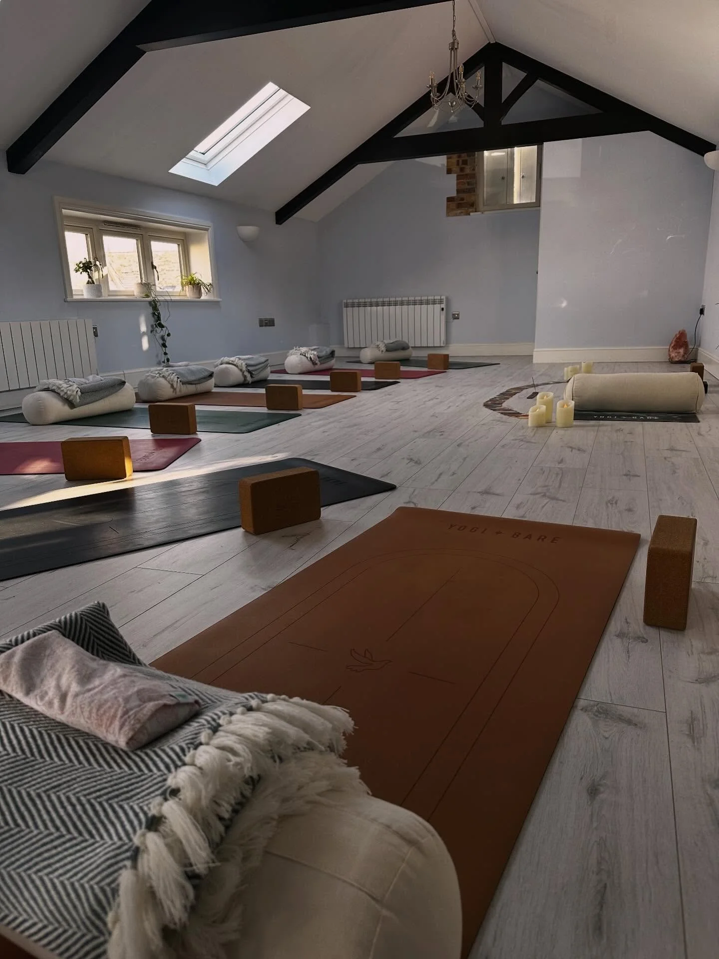 Happy Easter Sunday 🤍✨

A beautiful reminder that this time of year is all about fresh starts, new energy and gentle new beginnings&hellip; so what better moment to carve out a little time just for you.

If you&rsquo;ve been meaning to get back on y