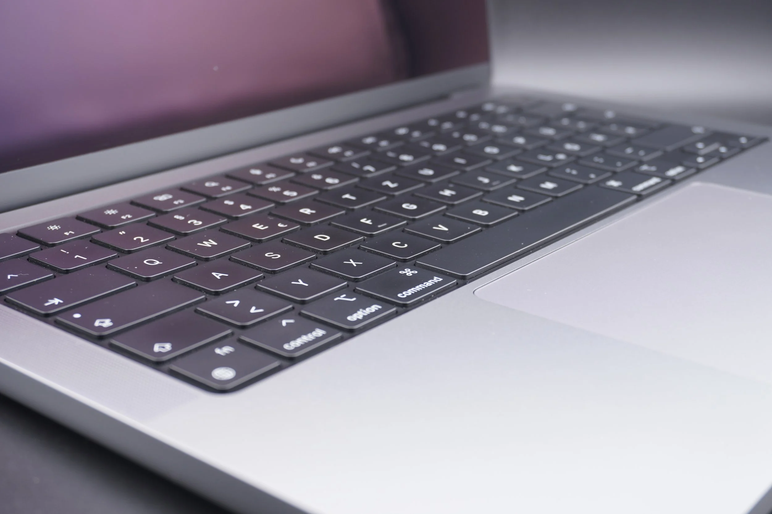 Apple MacBook Pro 14" M2 Pro – 16 GB RAM – 1 TB SSD