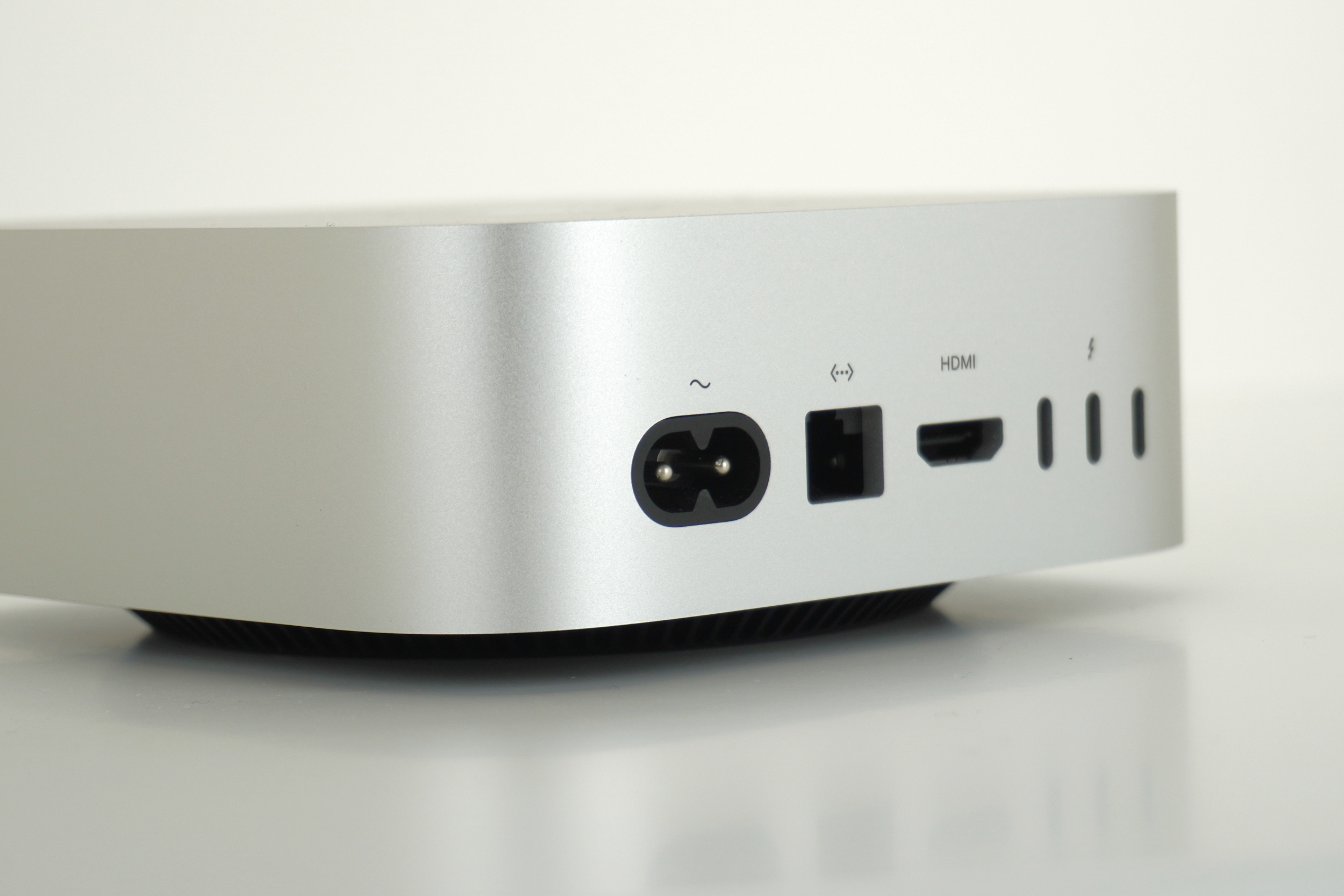 Mac_Mini_Ports.png