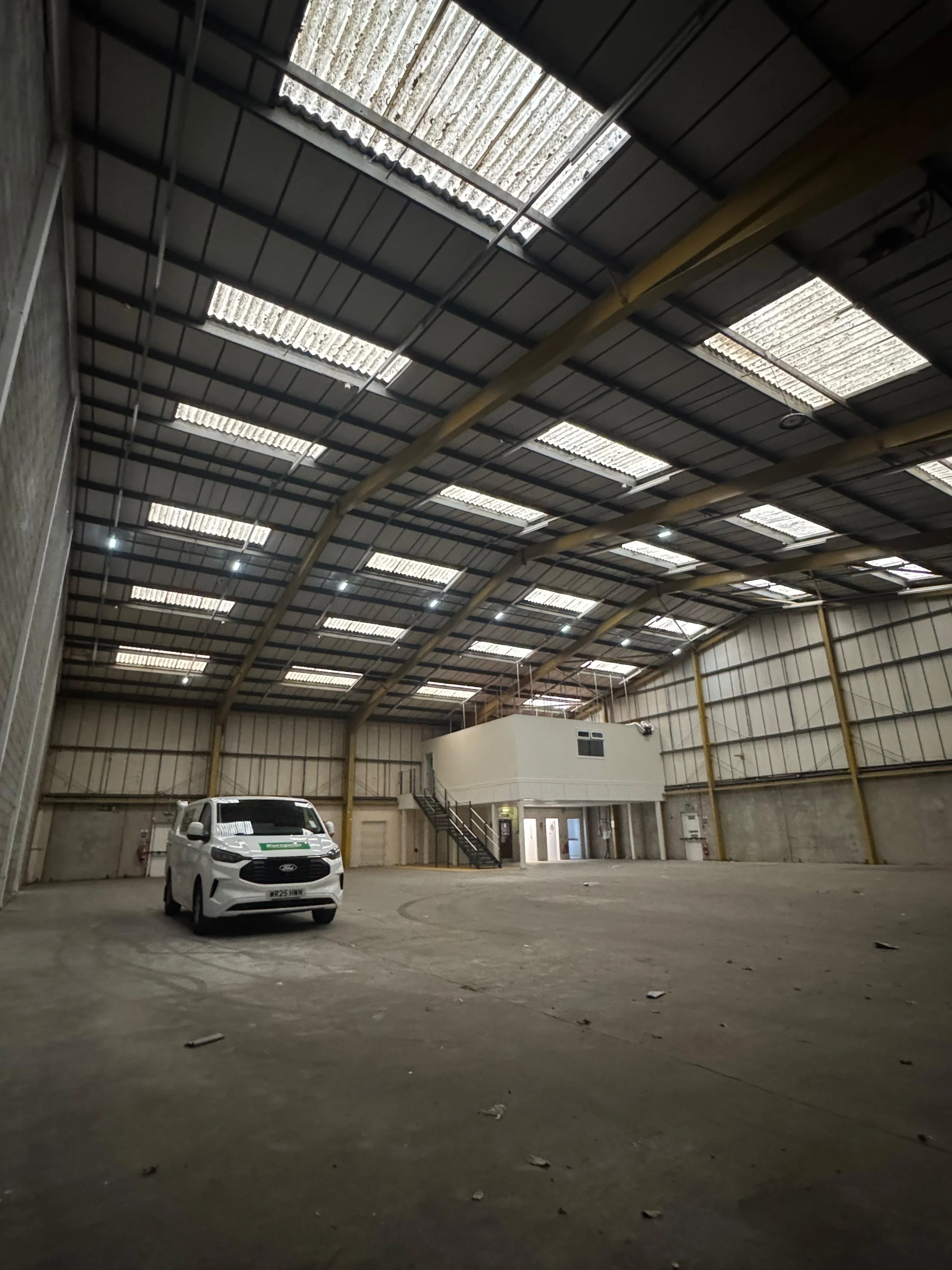 commercial unit lightning. call out emergency electrician. kent leybourne kings hill Sevenoaks Hastings Tunbridge Wells