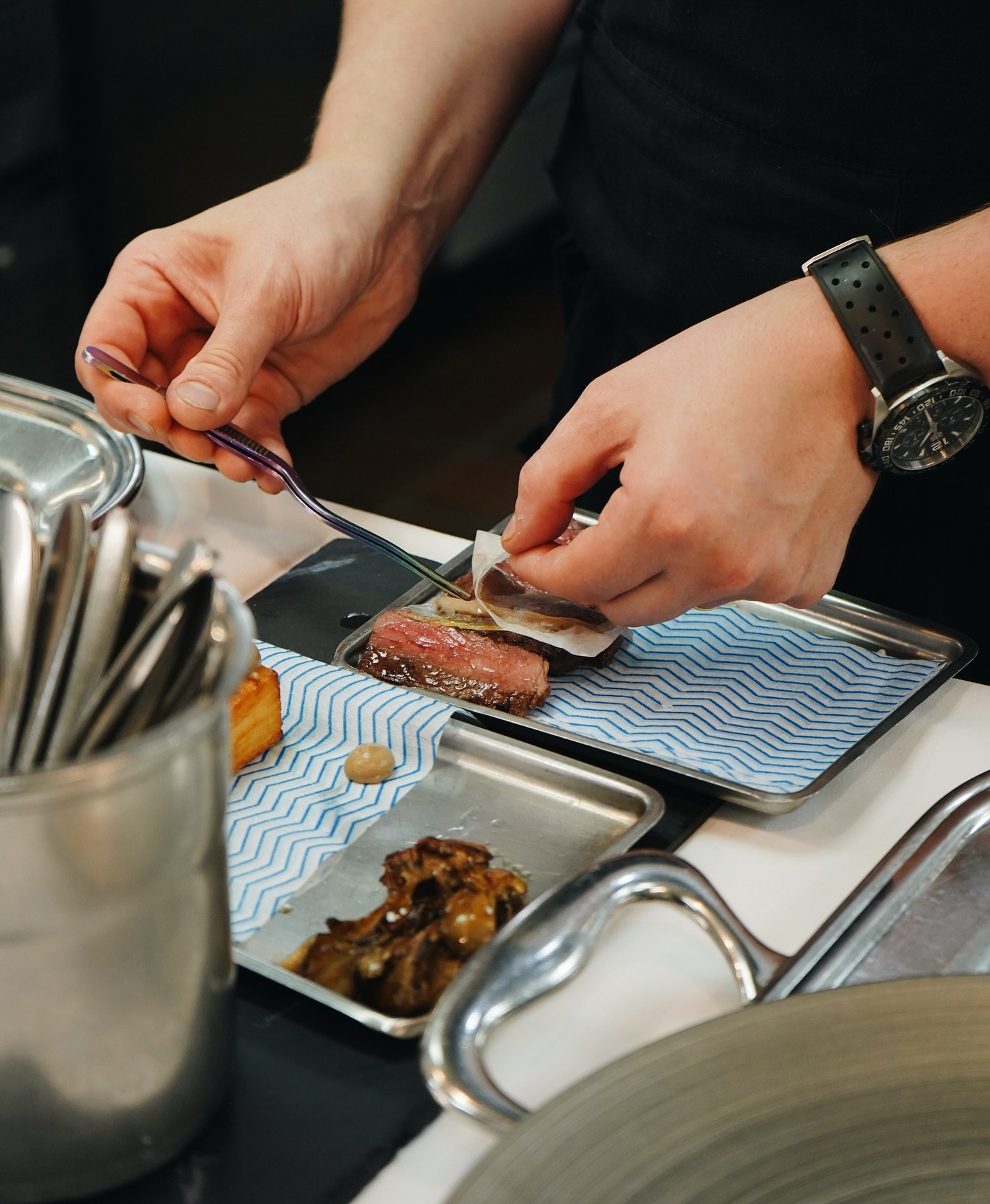 A quiet moment before the magic hits the table.

From the pass to your plate, every dish is a team effort crafted with care, precision and passion behind the scenes 💜

#bohemiajersey #theclubjersey #jerseyci #jerseychannelislands #visitjerseyci
#mic