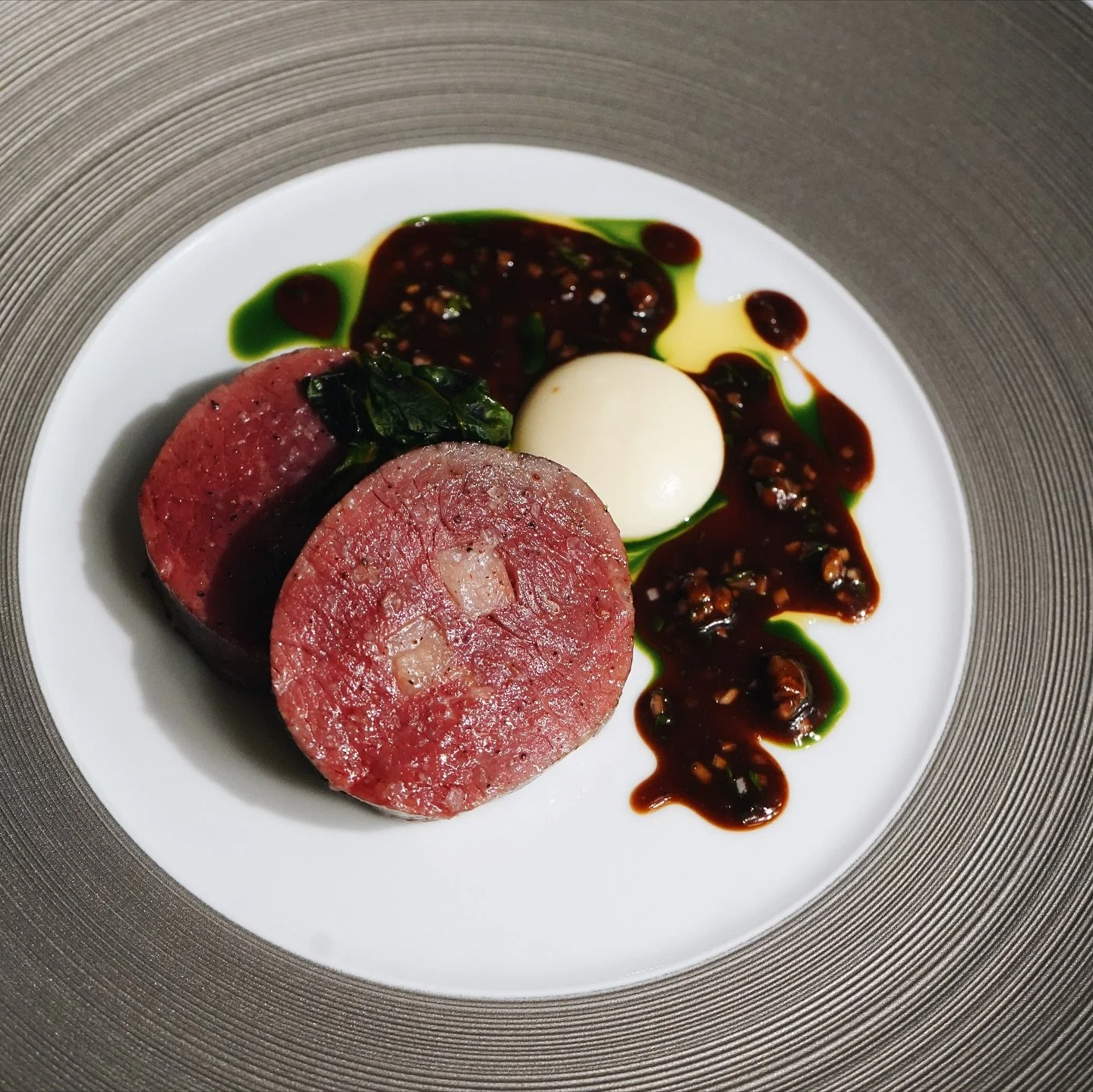 For those who love rich, indulgent flavours, this one&rsquo;s for you ✨

Barbecued Jersey Angus Sirloin stuffed with Lardo Di Collonata, Braised Shortrib, Confit Turnip, Parsley and sauce &ldquo;bordelaise&rdquo; 💜 

#bohemiajersey #theclubjersey #j