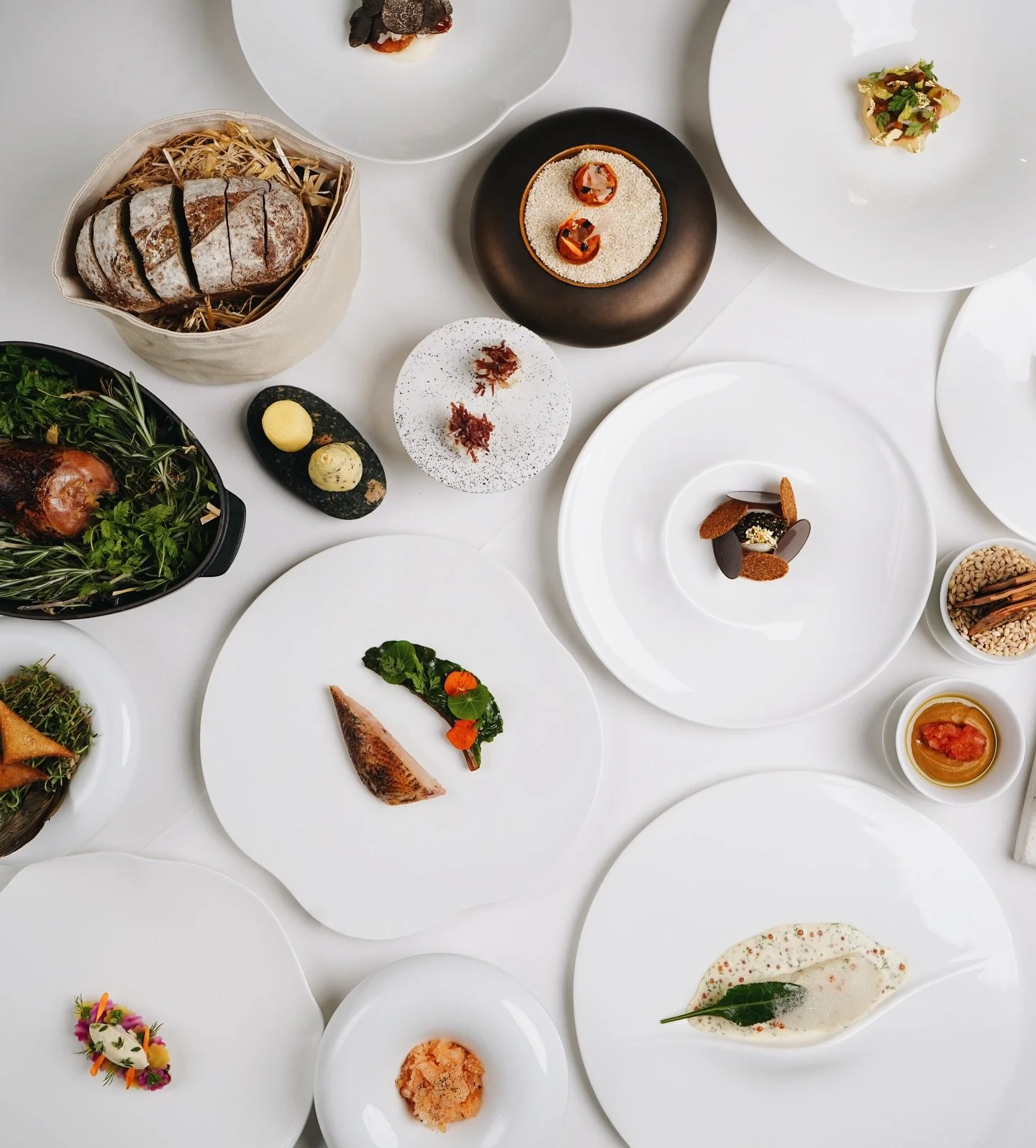 A look at Chef Tom Earnshaw&rsquo;s Signature Menu - from start to finish ✨

#bohemiajersey #jerseyci #michelinguide #aahospitality