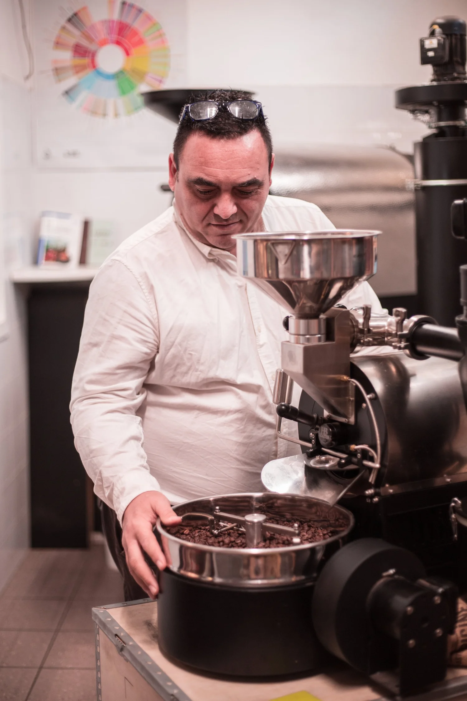 Tostatura del caffè in torrefazione