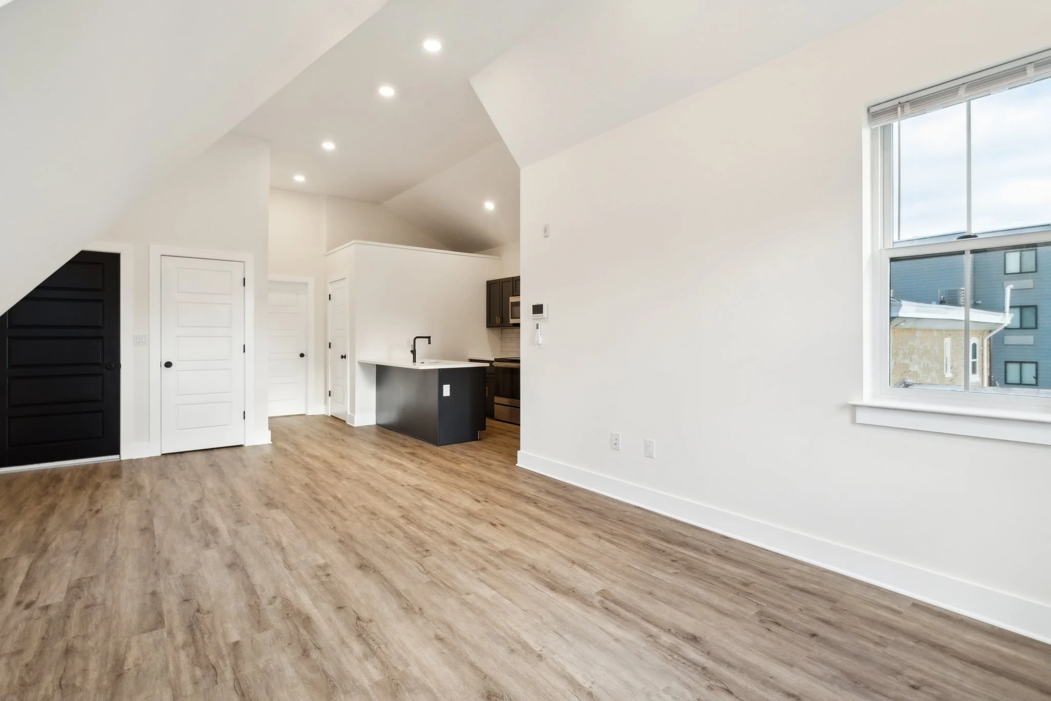 6830_Ridge_Ave_Philadelphia_PA_19128_USA-Living_room-CR109734.jpg