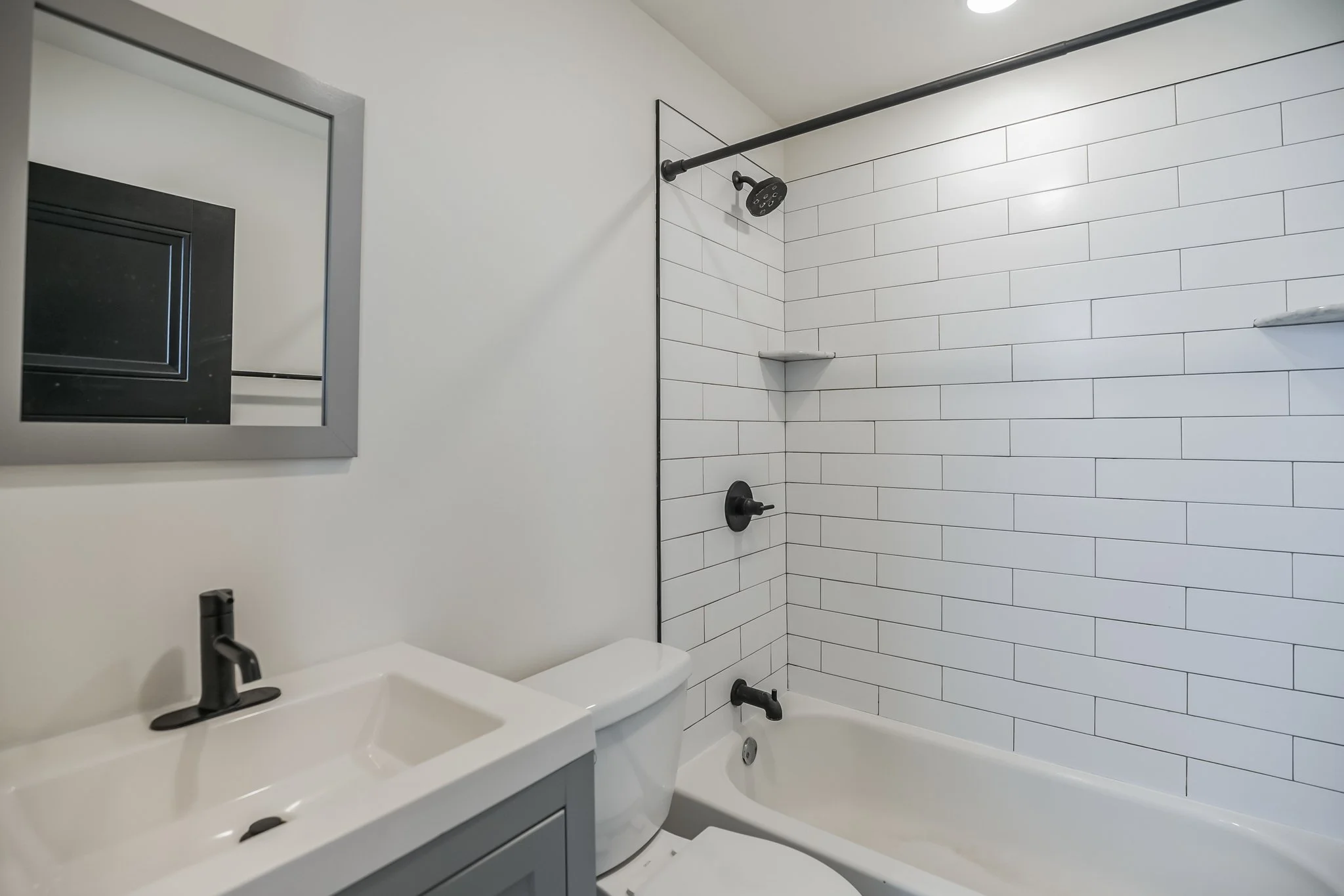 125_Sumac_St_apartment_1_Philadelphia_PA_19128_USA-Bathroom-DSC05518.jpg