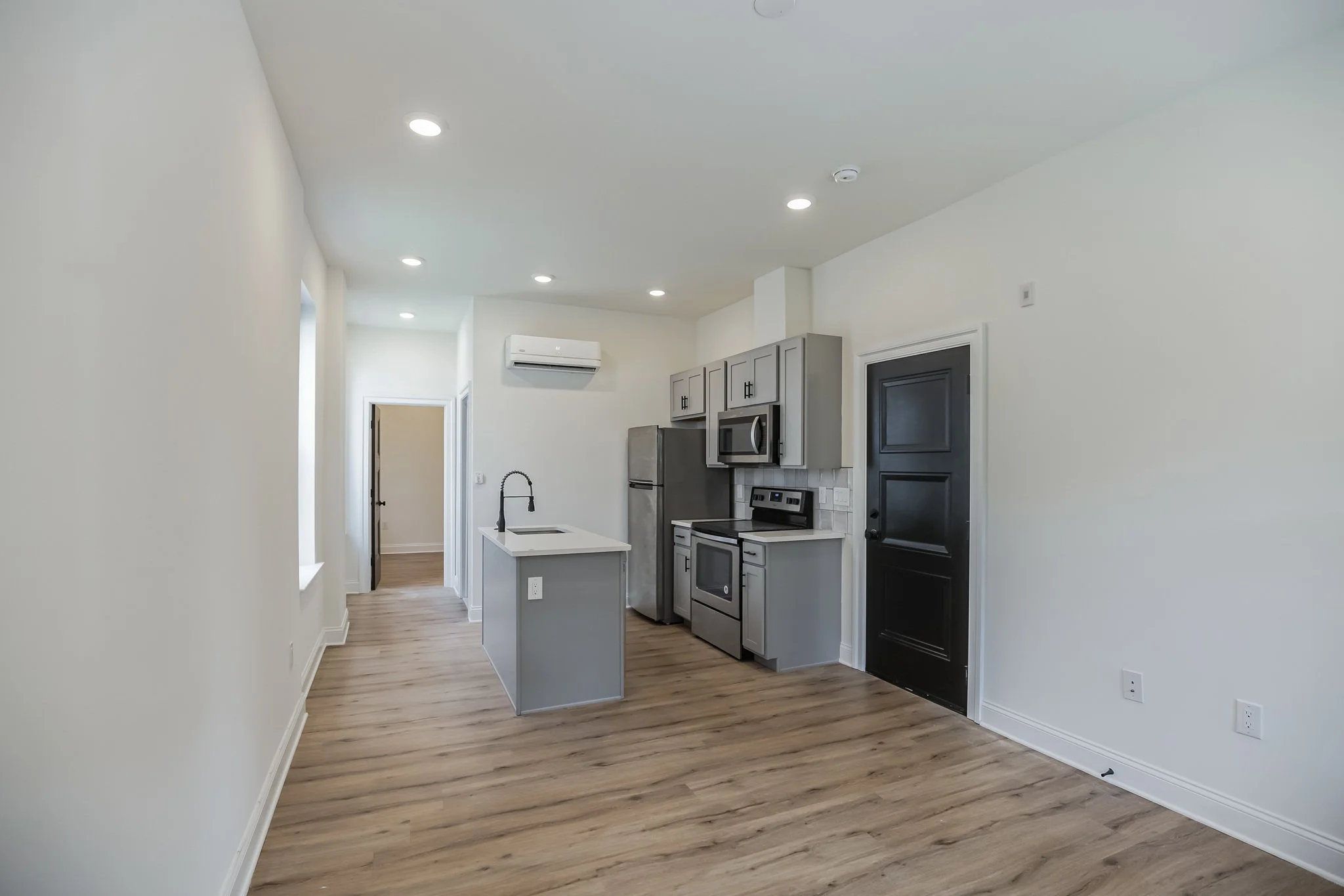 125_Sumac_St_apartment_1_Philadelphia_PA_19128_USA-Kitchen-DSC05475.jpg