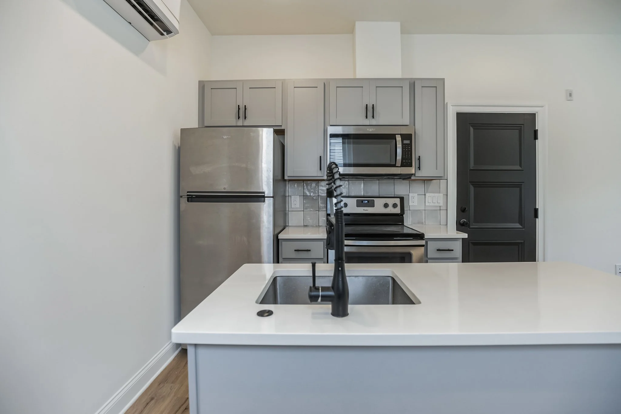 125_Sumac_St_apartment_1_Philadelphia_PA_19128_USA-Kitchen-DSC05515.jpg