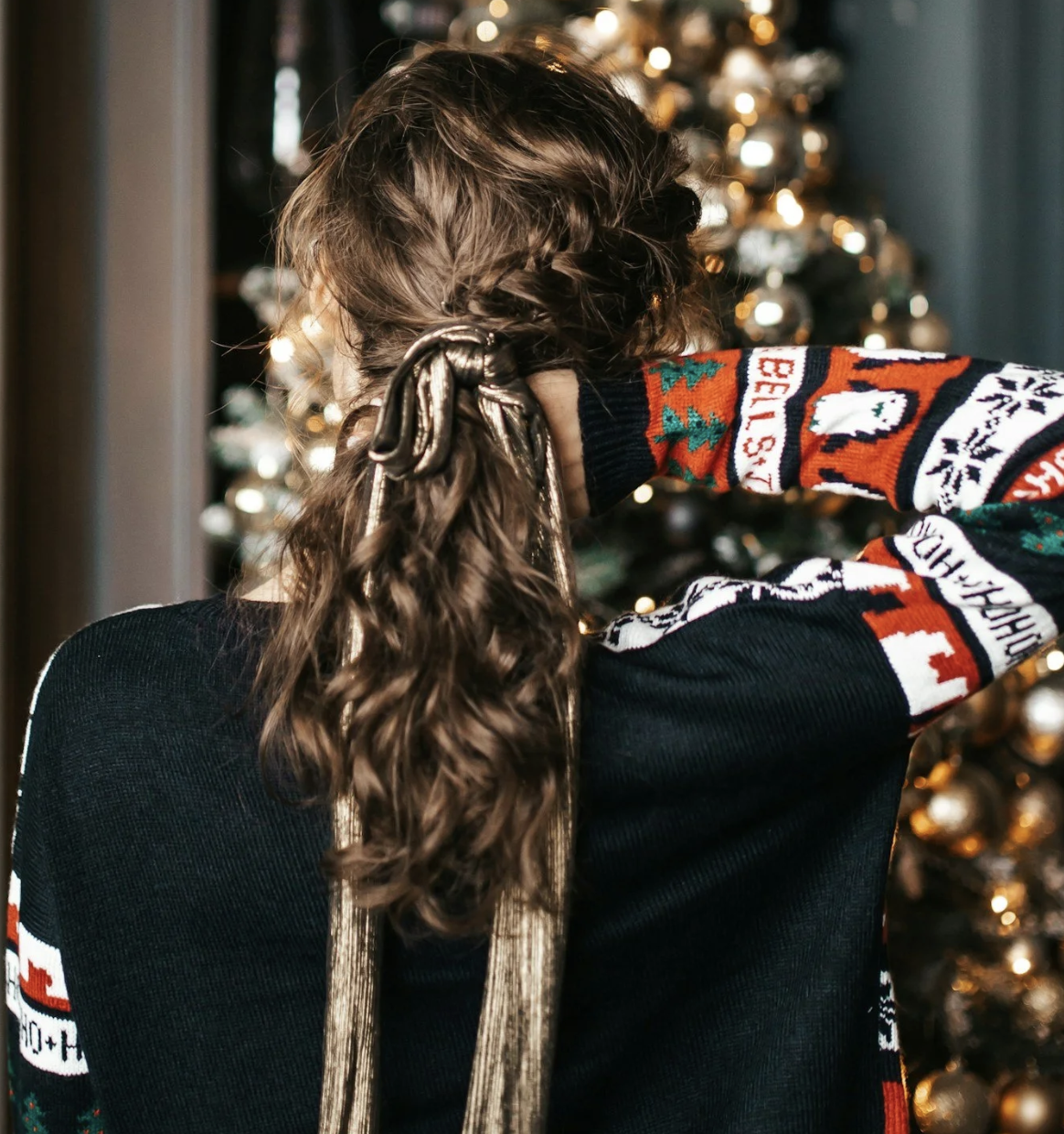 Holiday Party Hair That Looks Fancy… but Takes Under 15 Minutes