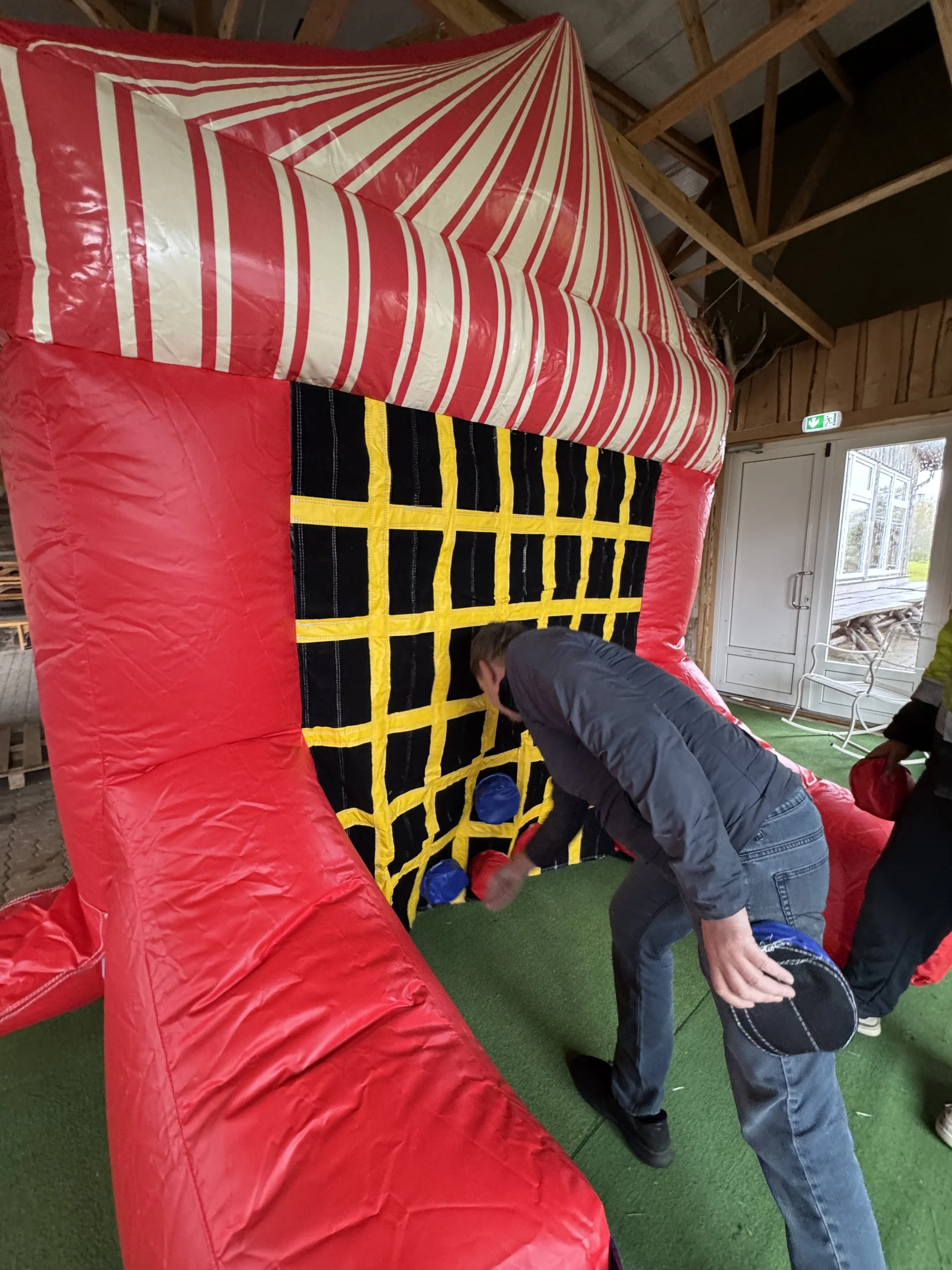 Täispuhutav Trips-Traps-Trull | Suur kahepoolselt mängitav atraktsioon