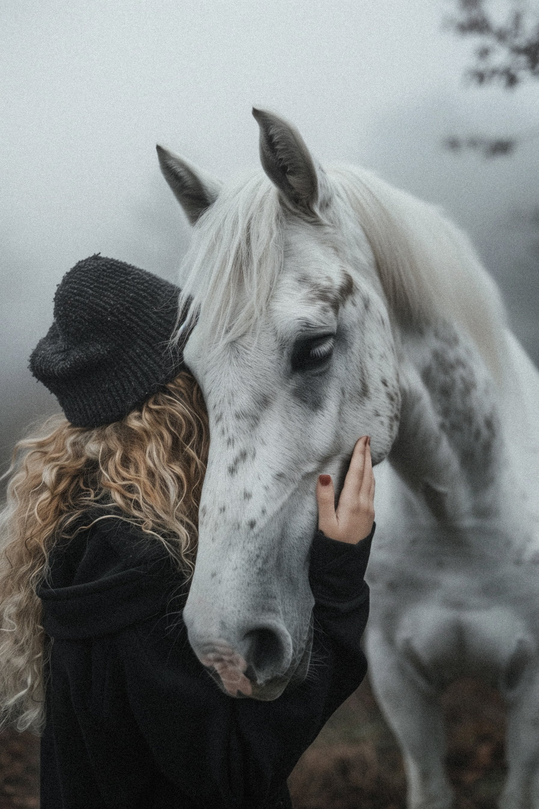 Navigating the Fear of Visibility: How to Share Your Light with the World