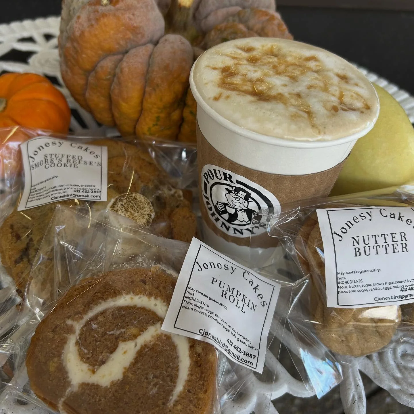 Fresh drop from @jonesycakes.  Blueberry muffins, pumpkin rolls, s&rsquo;more cookies and nutter butter sandwiches paired with a hot salted caramel br&ucirc;l&eacute;e latte.  MMMmmmm. Grab some before they&rsquo;re gone.  Open daily:  Monday - Frida