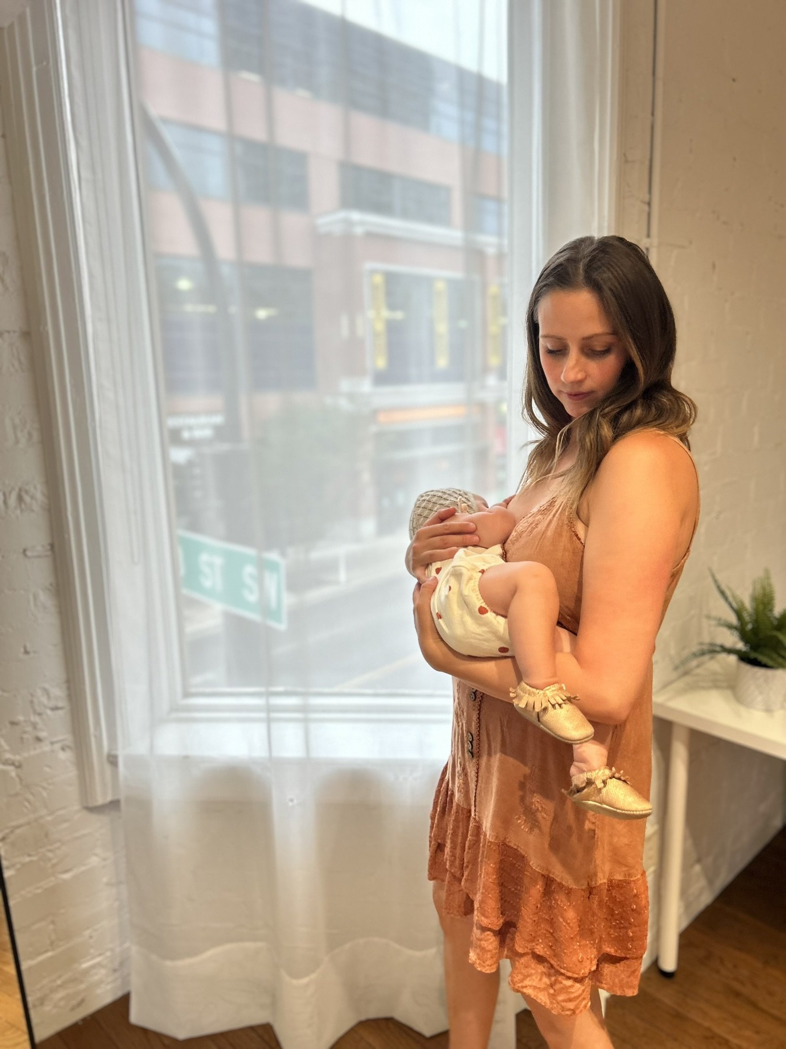 ADHD + Breastfeeding: When Your Body Is Feeding a Baby but Your Brain Won’t Slow Down