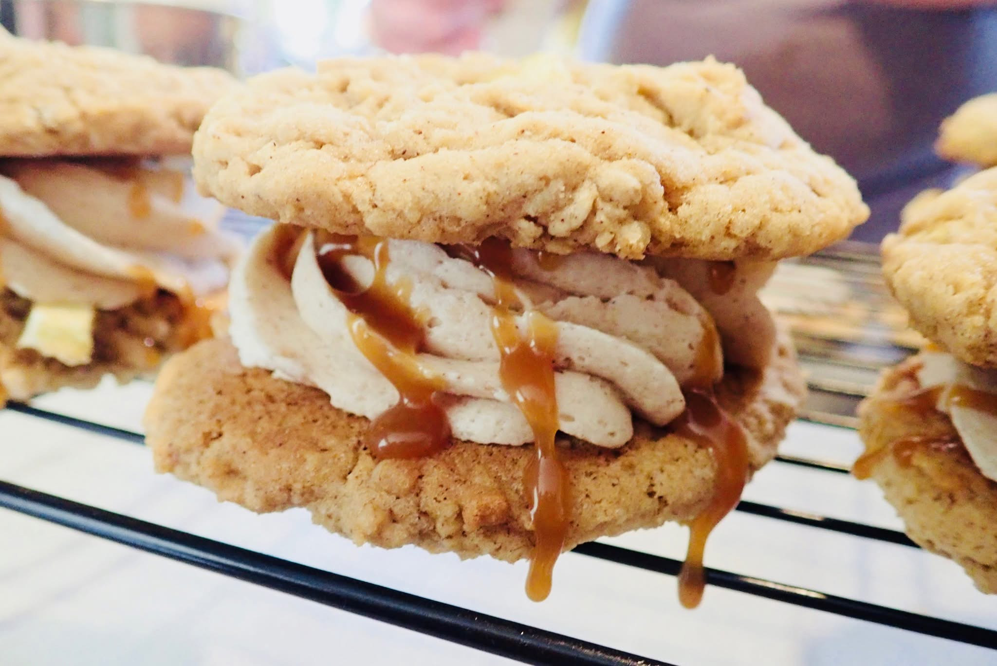 caramel apple cookie sandwich.png