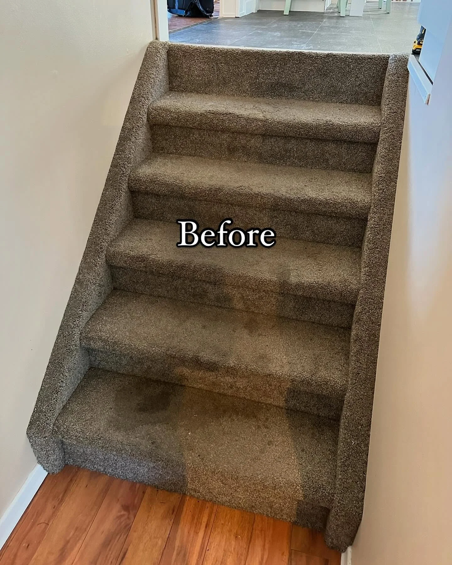A moment for the stairs ✨

📧 ryan@traskcontracting.ca
🌐 www.traskcontracting.ca
📞 519-803-3533
.

.

#beforeandafter #elmiracontractor #ferguscontractor #guelphcontractor #waterloocontractor #kitchenercontractor #reno #renovation #stairs #stairsre