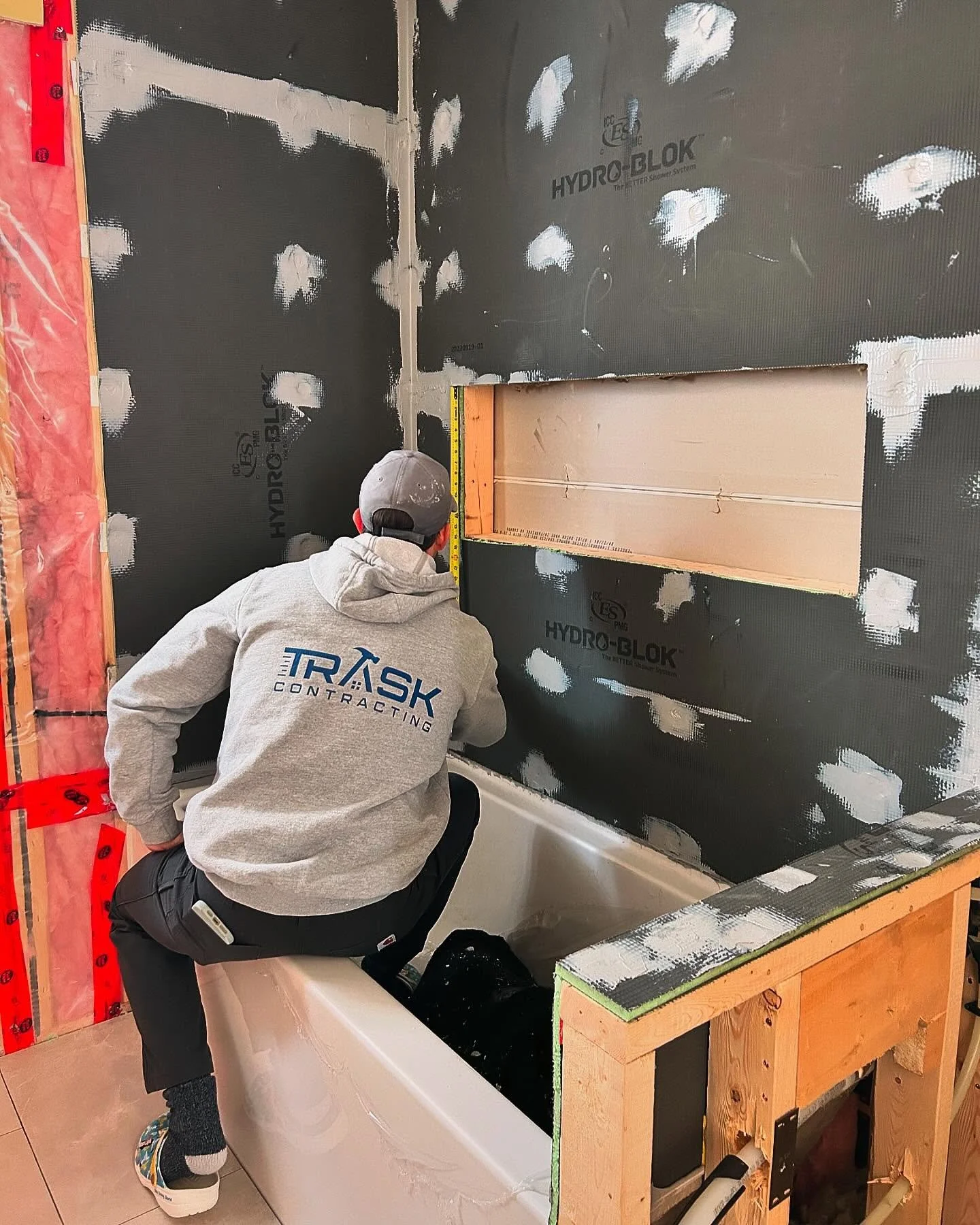 Another day, another bathroom 🚽 🚿 

This is one you don&rsquo;t want to miss ✨

.

.

#elmiracontractor #cambridgecontractor #kitchenercontractor #waterloocontractor #ferguscontractor #contractor #ontariocontractor #bathroom #bathroomreno #renovati