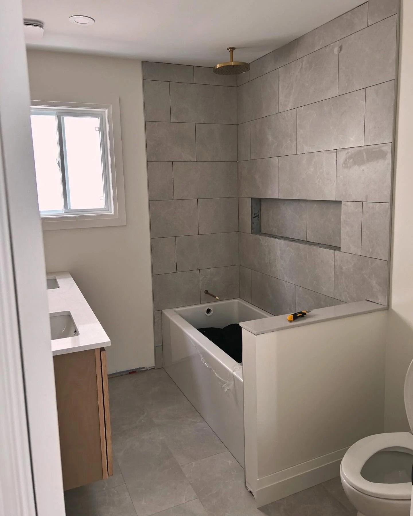 Bathroom loading&hellip; 

🚽 🔆 🤍 ✨

#contractor #contractorsofinsta #contractorsofig #elmiracontractor #guelphcontractor #kitchenercontractor #waterloocontractor #ferguscontractor #bathroom #bathroomreno #bathroomdesign #bathroomremodel #bathroomi