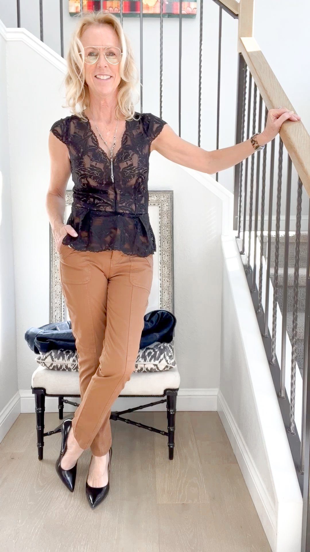 FLORAL LACE PEPLUM TOP