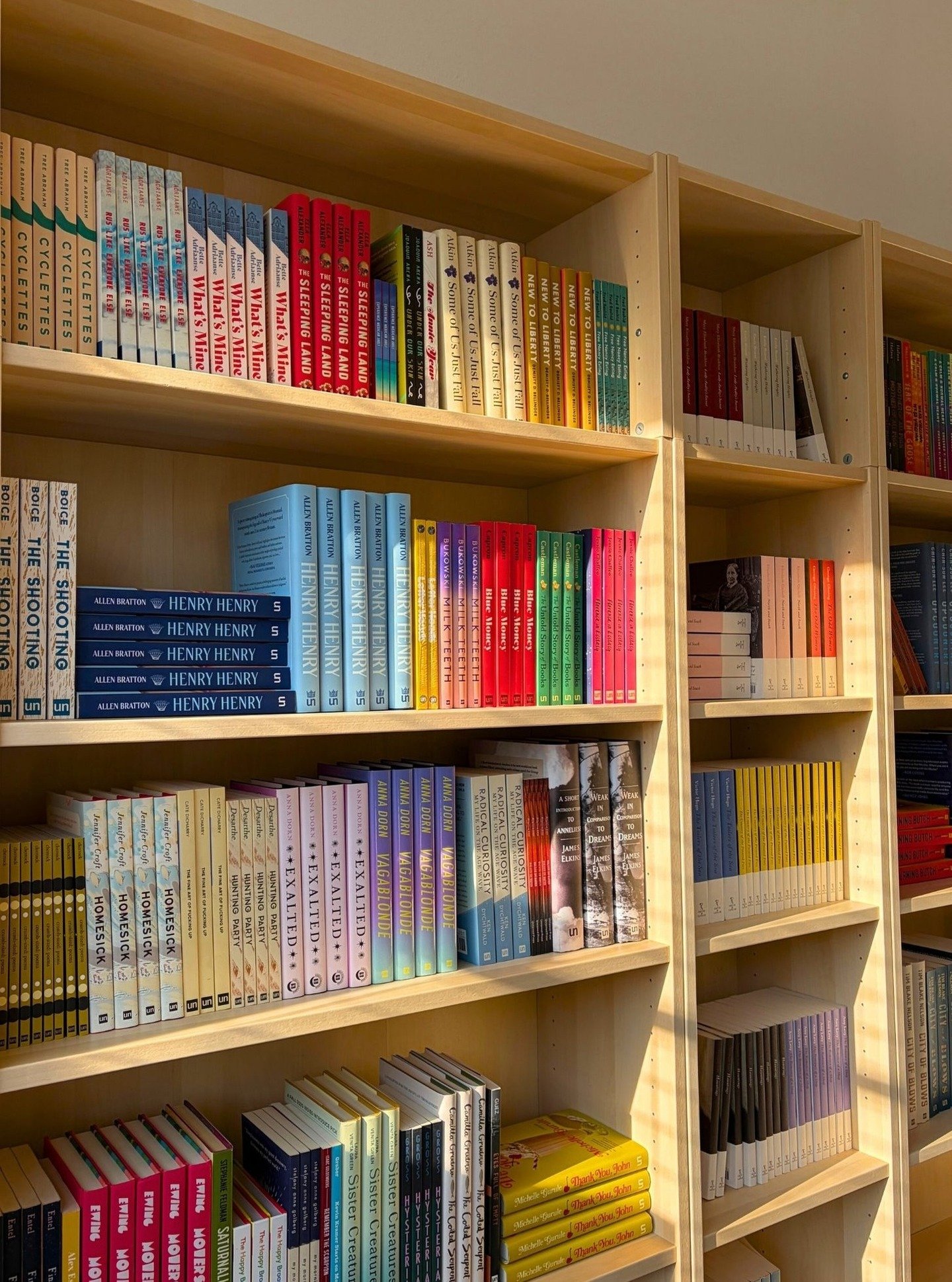 Stick it to billionaires this year.&nbsp;
Avoid Amazon, and shop direct from your favorite independent companies &mdash; like us!

✨SHOP OUR ANNUAL HOLIDAY SALE! ✨
📚 All titles are 20% off with code HOLIDAY20.

🖌 Buy one @smithandtaylorclassics not