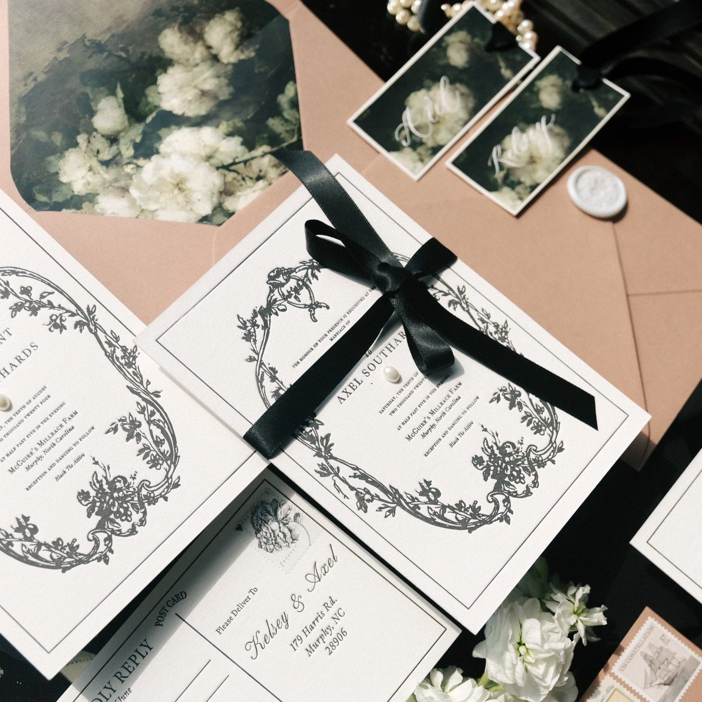 Reminiscing on all the details from Kelsey &amp; Axel's perfect late summer wedding✨