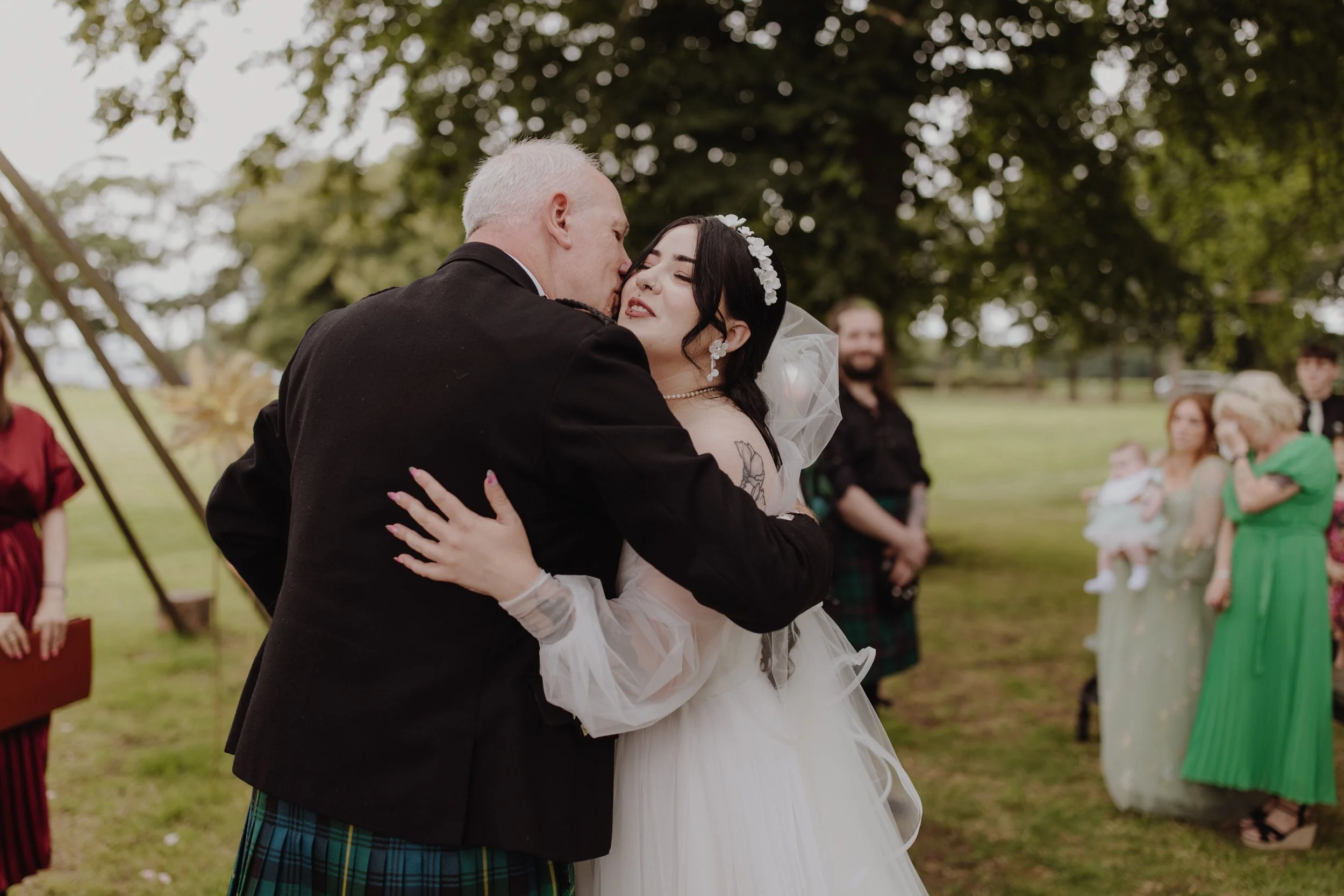 tradition-Edinburgh-weddings