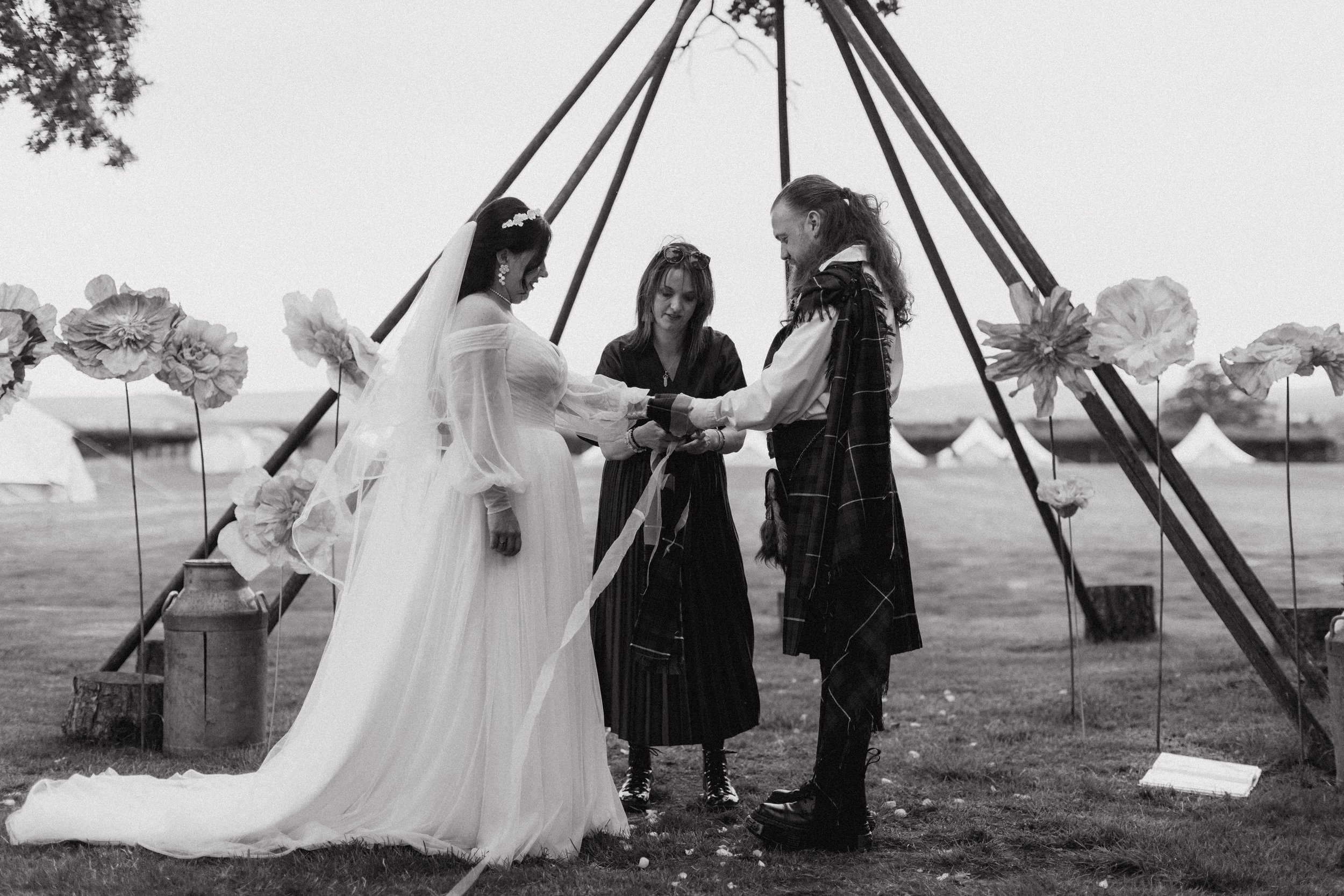 tradition-Edinburgh-weddings