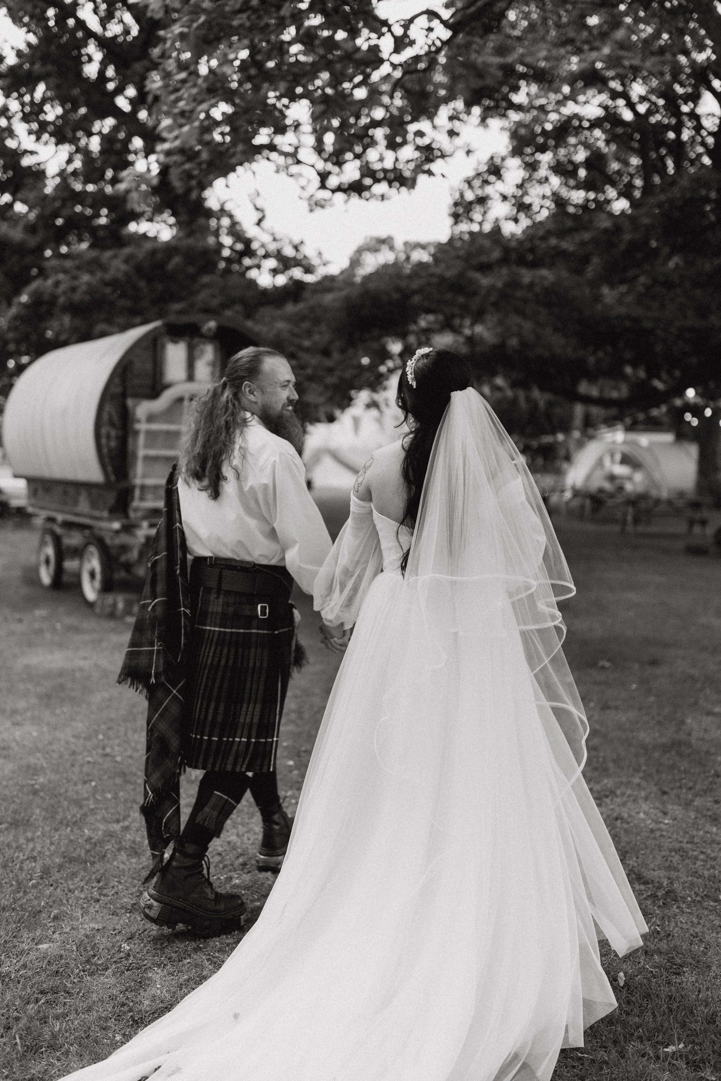tradition-Edinburgh-weddings
