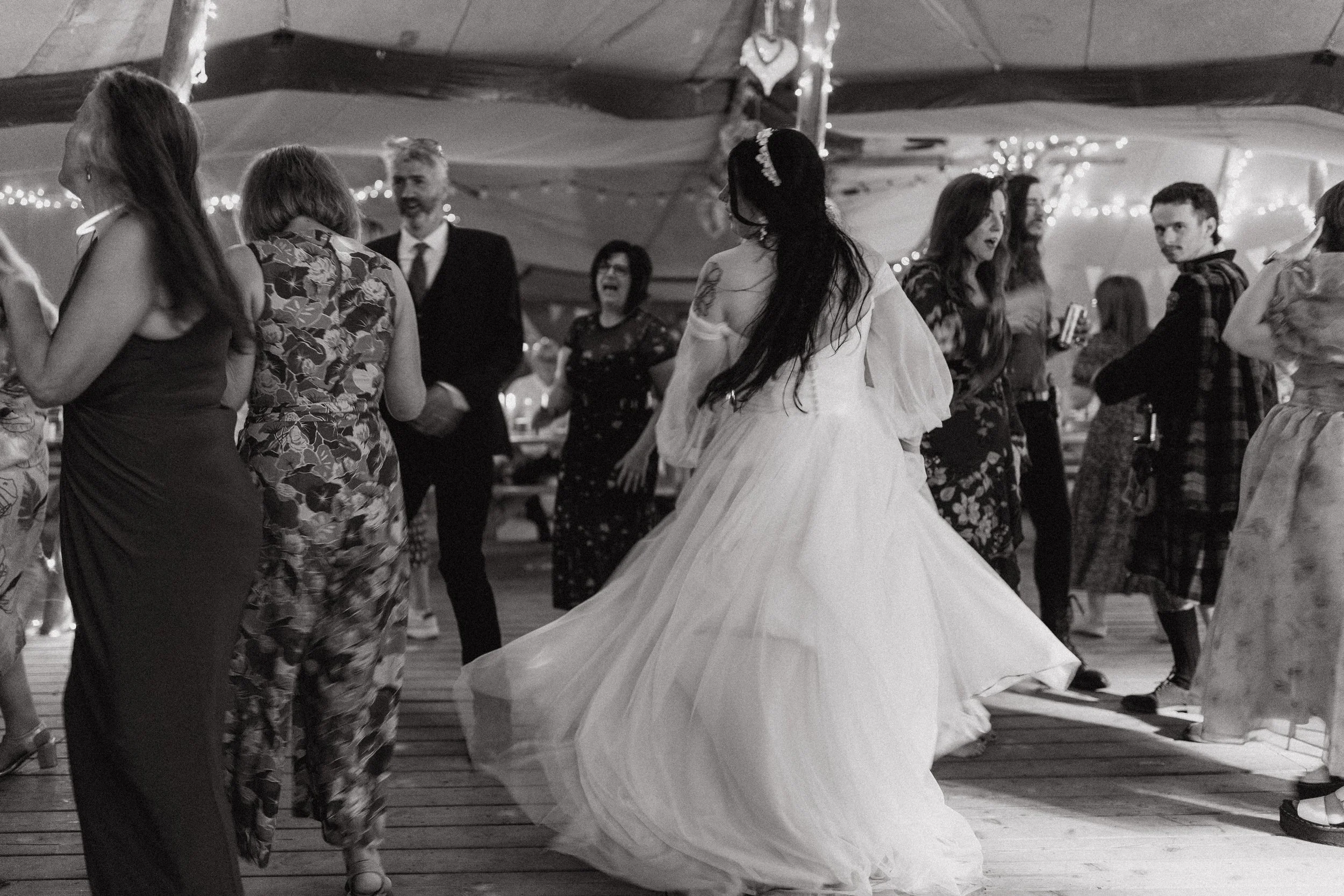 tradition-Edinburgh-weddings