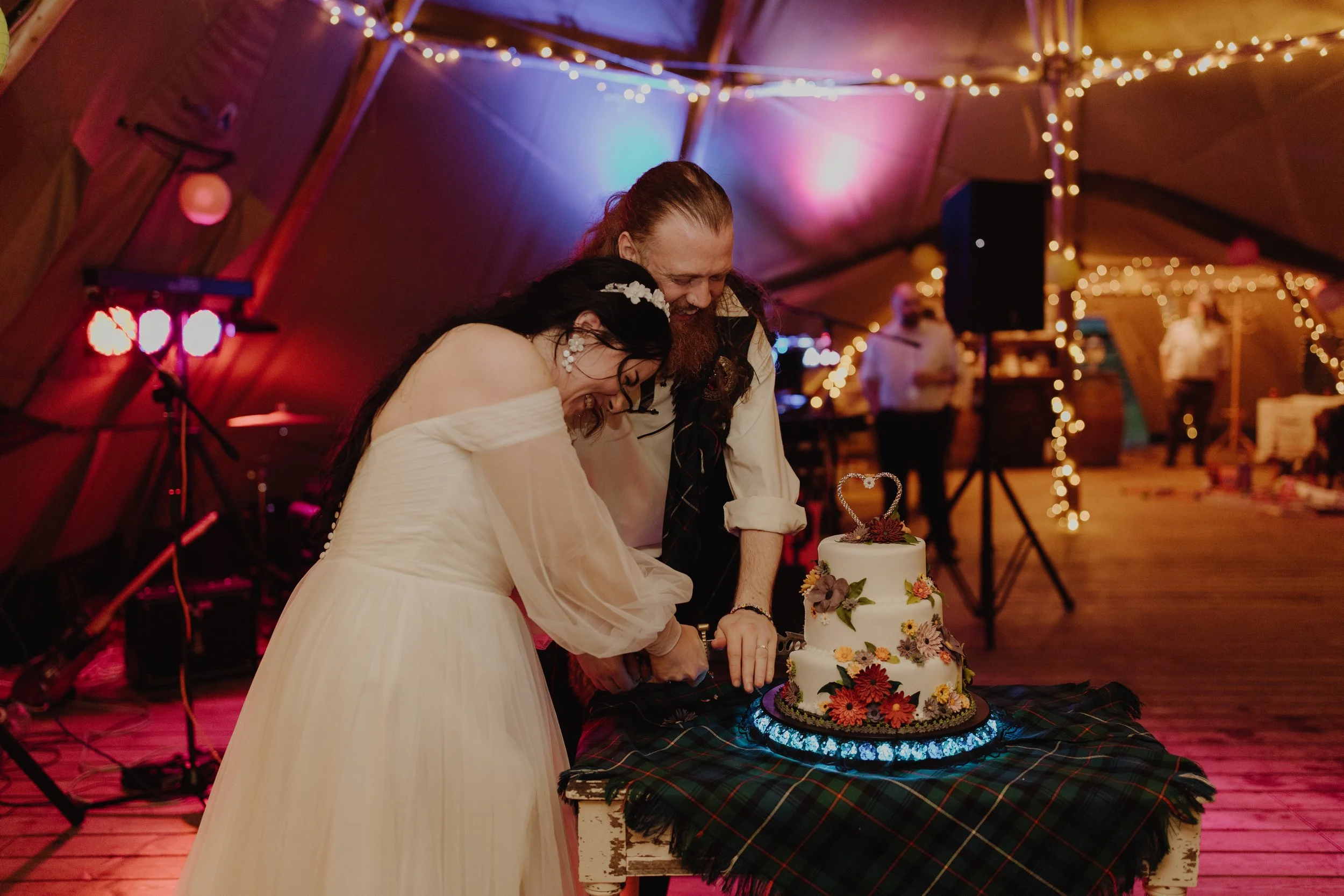 tradition-Edinburgh-weddings