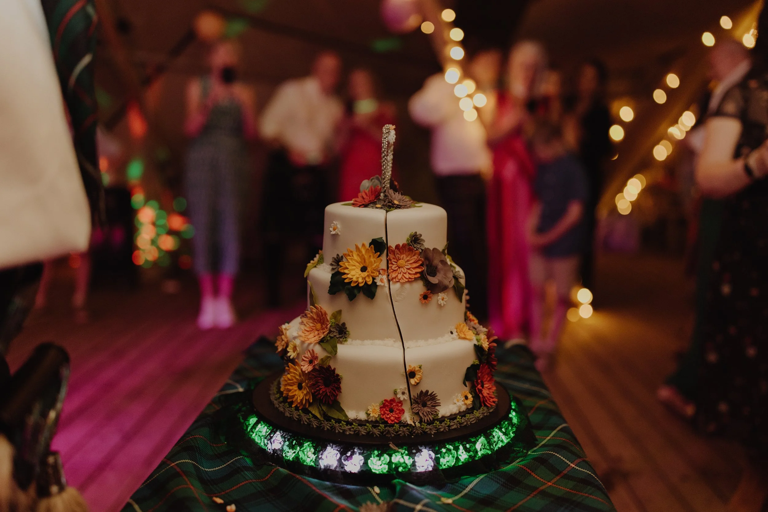 tradition-Edinburgh-weddings