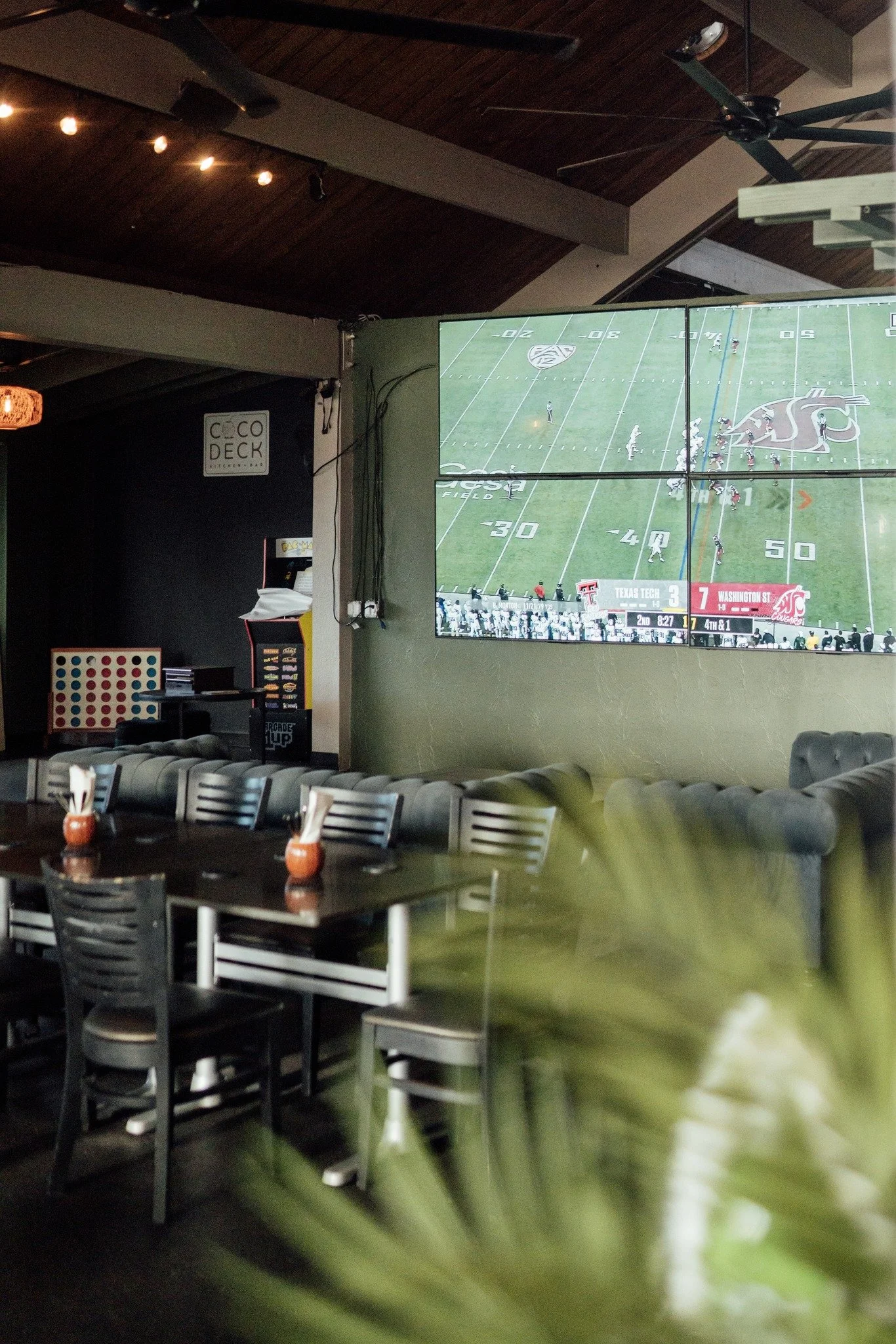 Early games, big screens, and all the breakfast vibes. NFL Sundays start at 8am at Coco Deck! Peep the website for our featured NFL Sunday menu 👀

#cocodecklahaina #cocodeck #lahaina #oceanfrontdining #mauirestaurant 
#maui #thekitchenassassin #coco