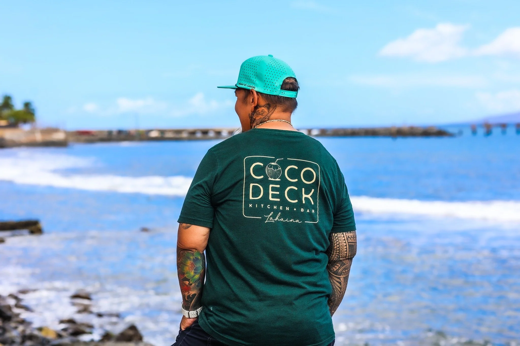 Chef Alvin looking fresh to death, head to toe in Coco Deck gear! Get yours at our online shop! @thekitchenassassin 

#cocodeck #lahaina #maui #bestnewrestaurant