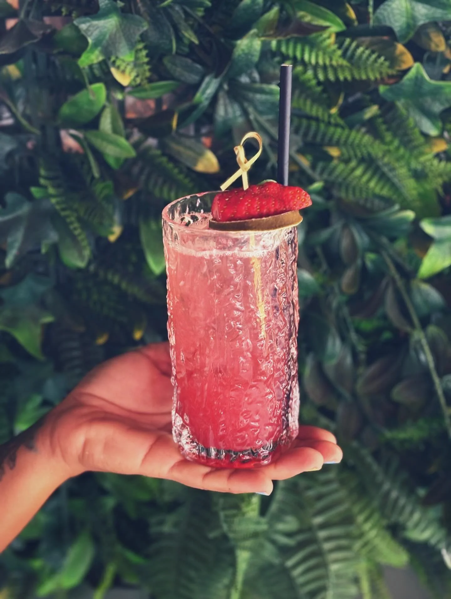 New drink alert! We just added this one to the secret menu. 🤫

Basic Beach
Lychee vodka, fresh strawberry, lime juice, finished with a splash of club soda.

Ask your bartender! 😜

#bestnewrestaurant #mauidining #cocodecklahaina