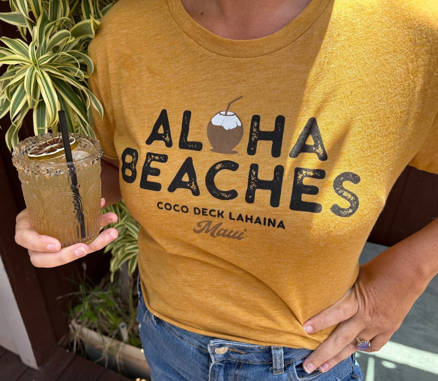 Aloha beaches! Nice coconuts 🥥🥥 😉 Did you know we have new t-shirts!? Available to shop online or in-house. Try the "best deck in town" for yourself 🌴