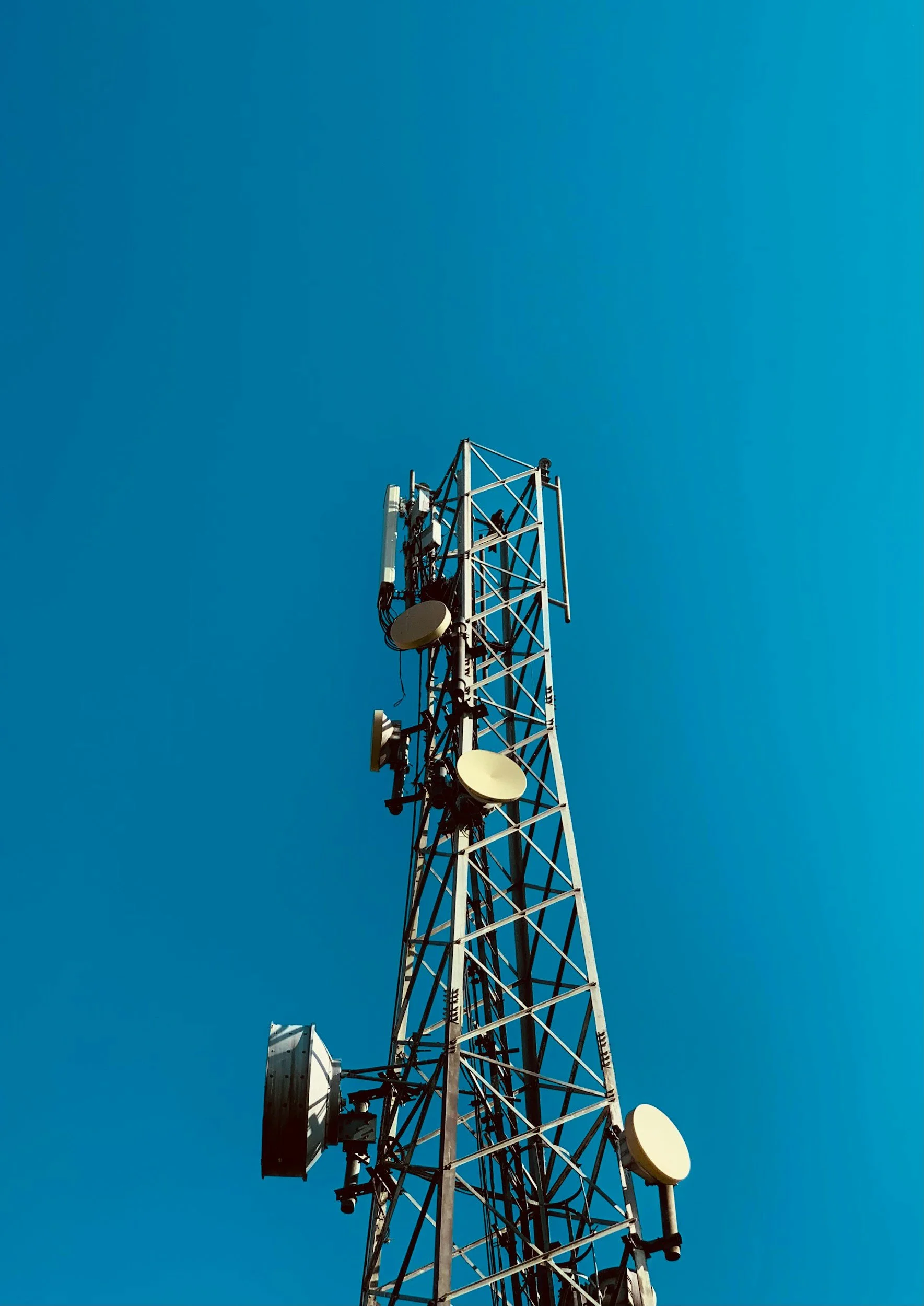 Rooftop telecoms equipment and antennas